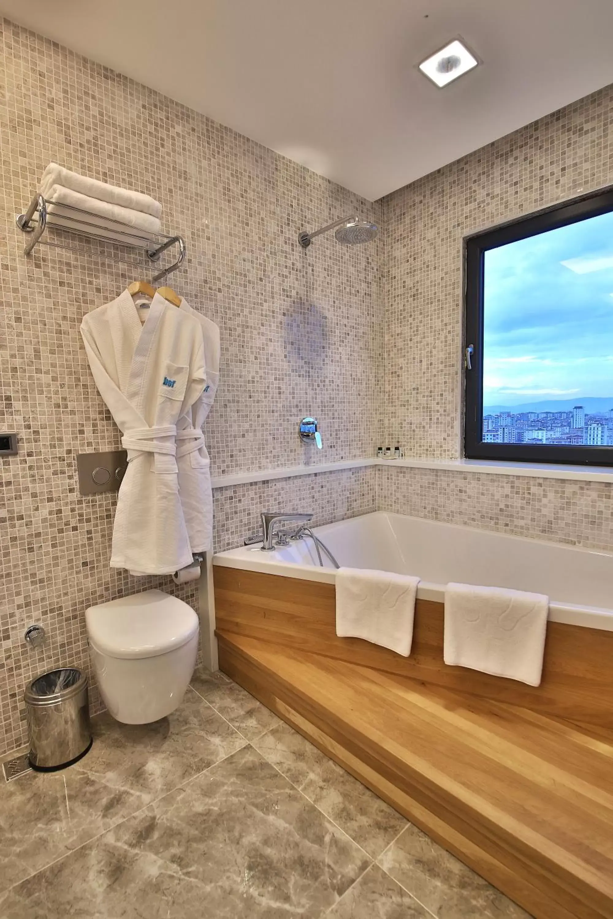 Hot Tub, Bathroom in Bof Hotels Ceo Suites Atasehir