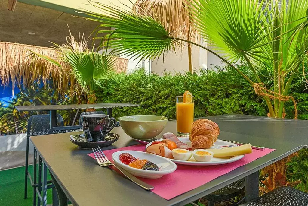 Balcony/Terrace in Hotel des Alpes Bulle center