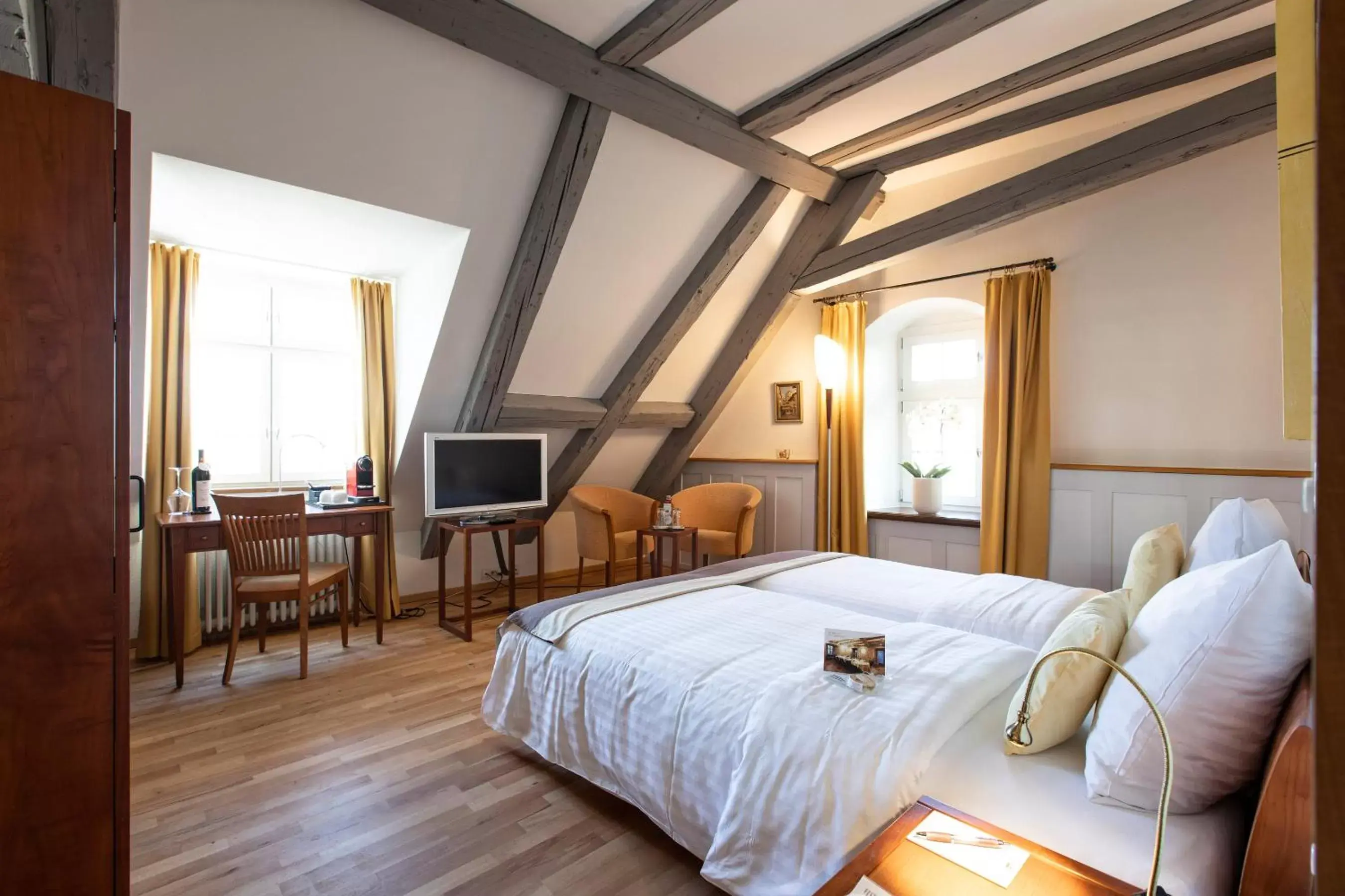 Photo of the whole room, Bed in Hotel de Charme Römerhof