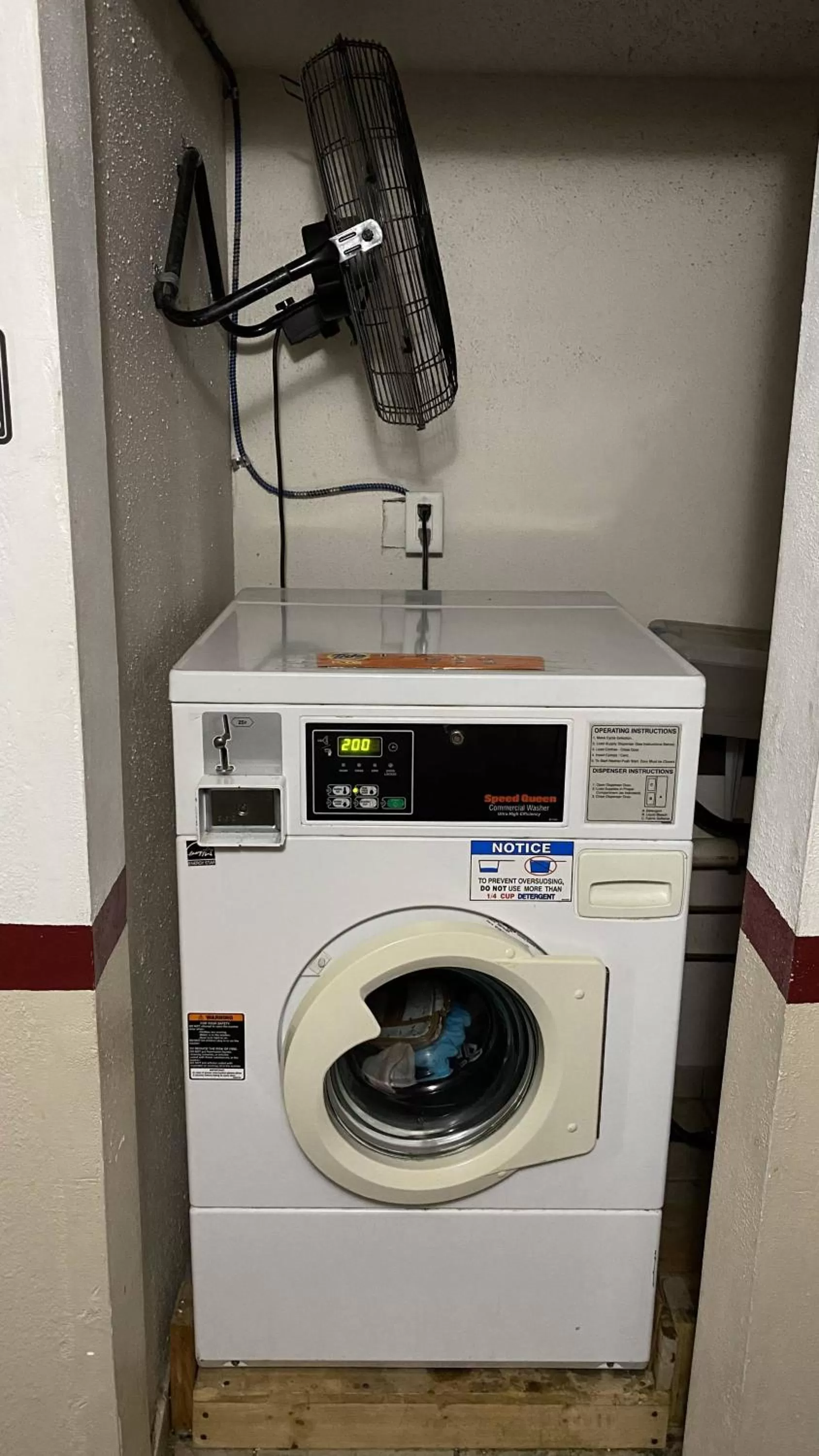 washing machine in Newton Inn In Newton, KS