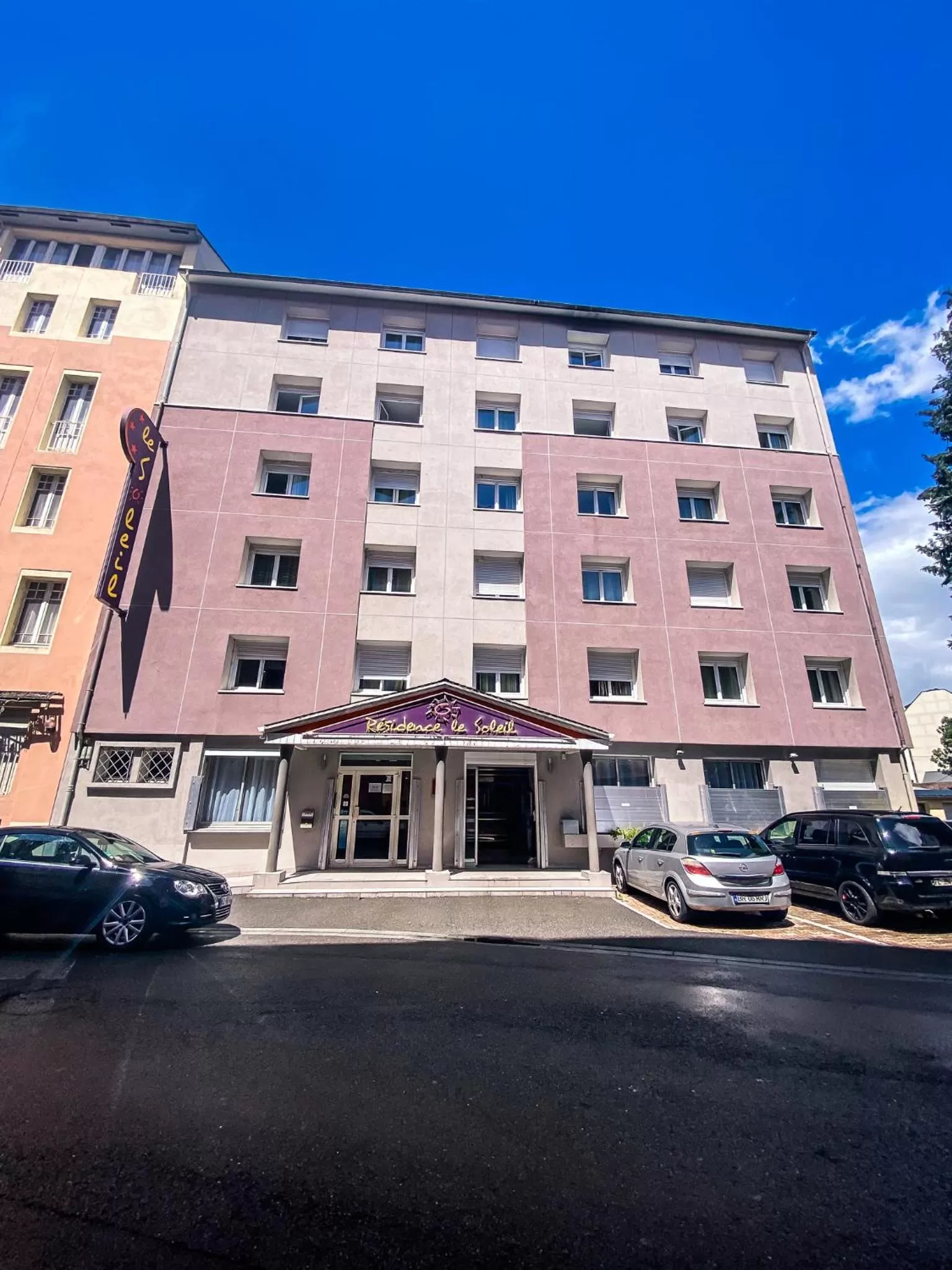 Facade/entrance in Résidence du Soleil