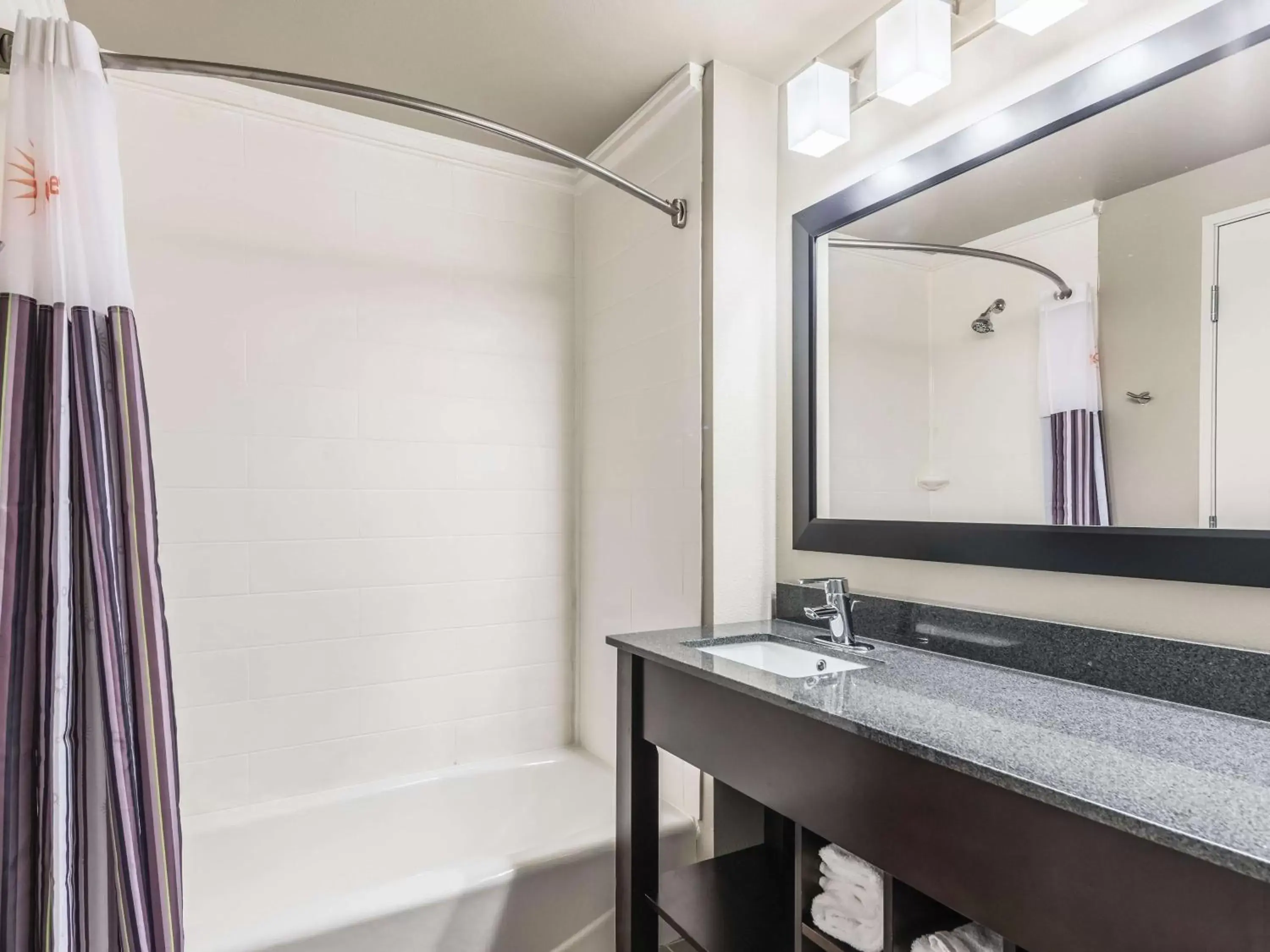 Photo of the whole room in La Quinta Inn & Suites by Wyndham Walla Walla Photo of the whole room in La Quinta Inn & Suites by Wyndham Walla Walla