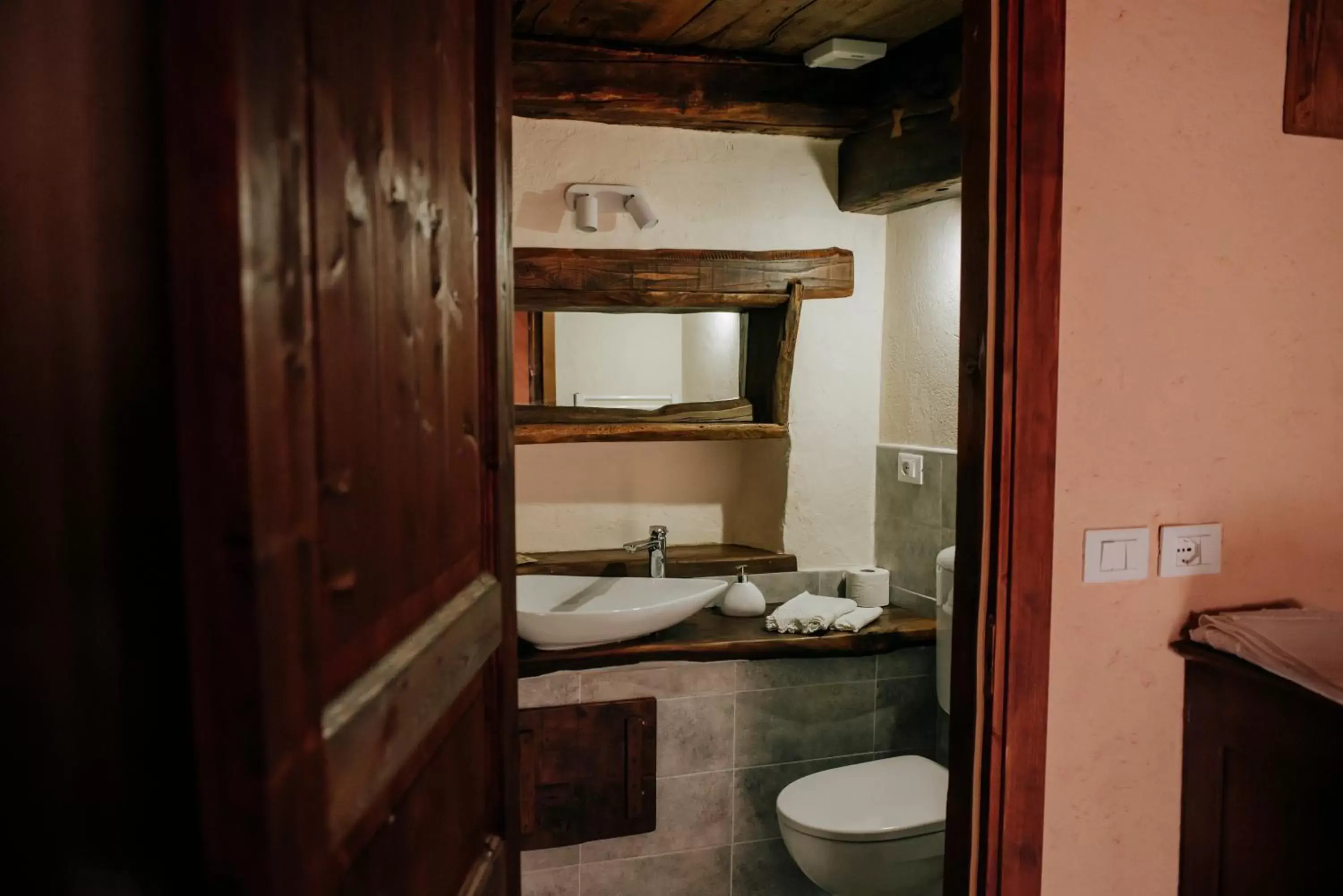 Bedroom, Bathroom in Agribenessere Agli Abatti