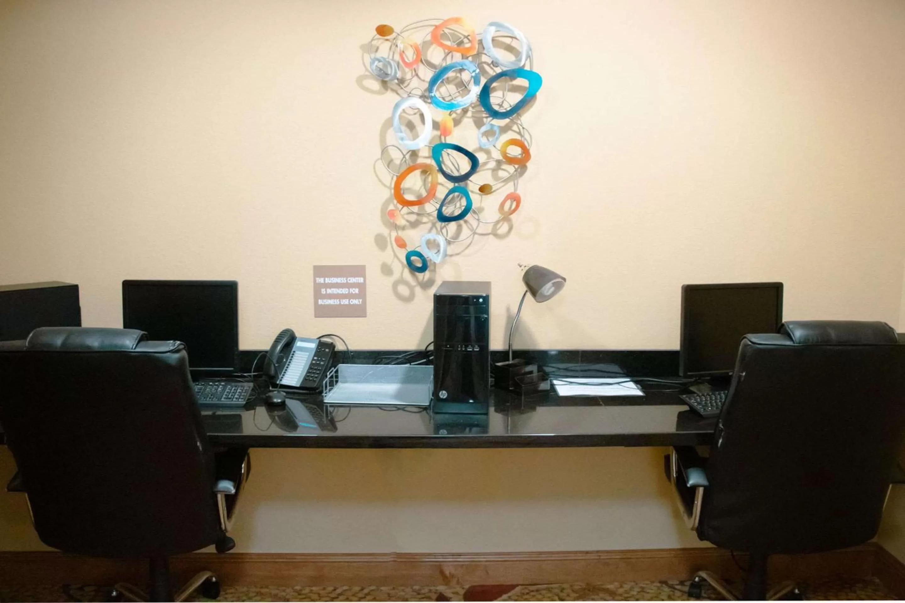 Business facilities in Expressway Suites of Grand Forks