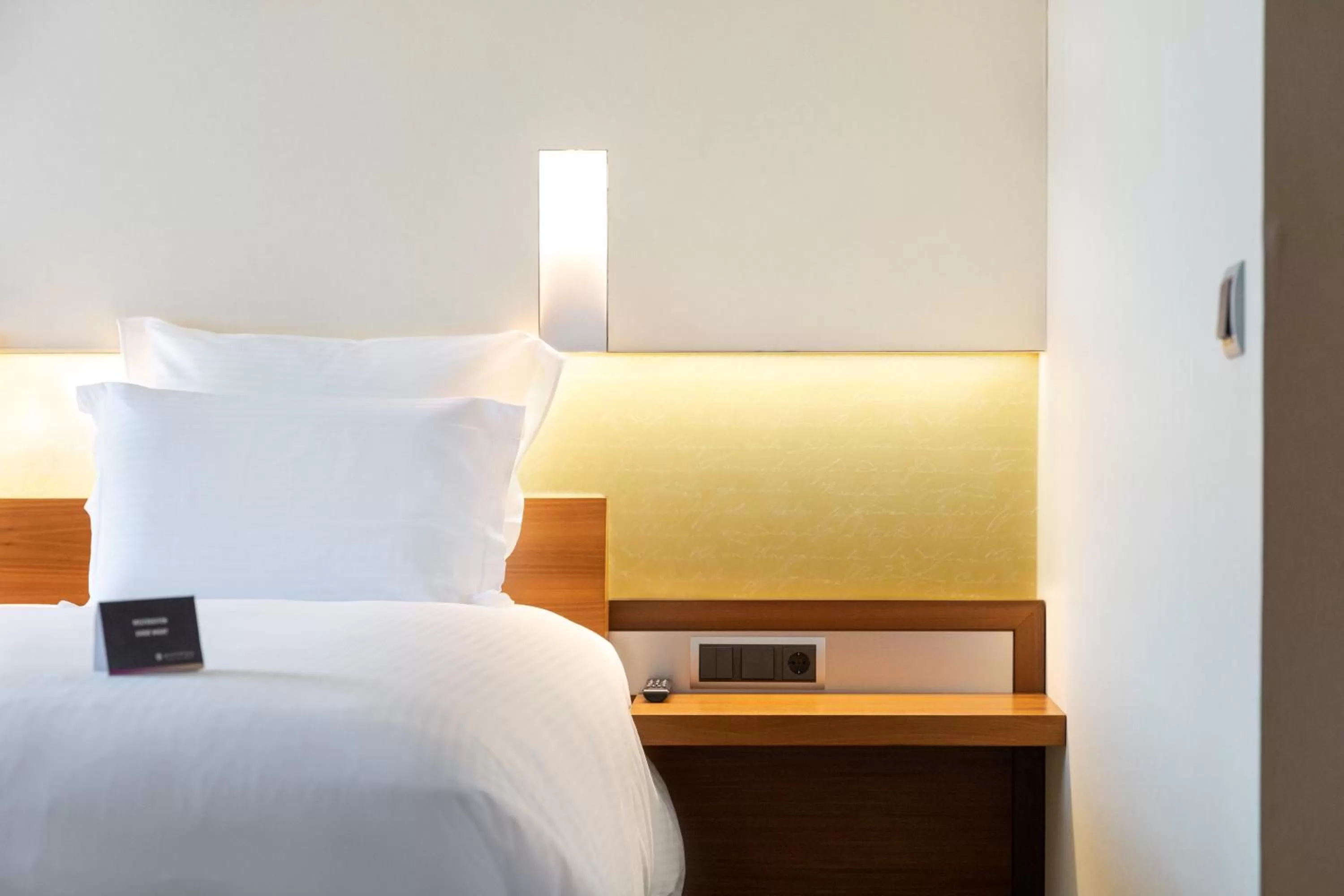 Bathroom, Bed in Pullman Eindhoven Cocagne