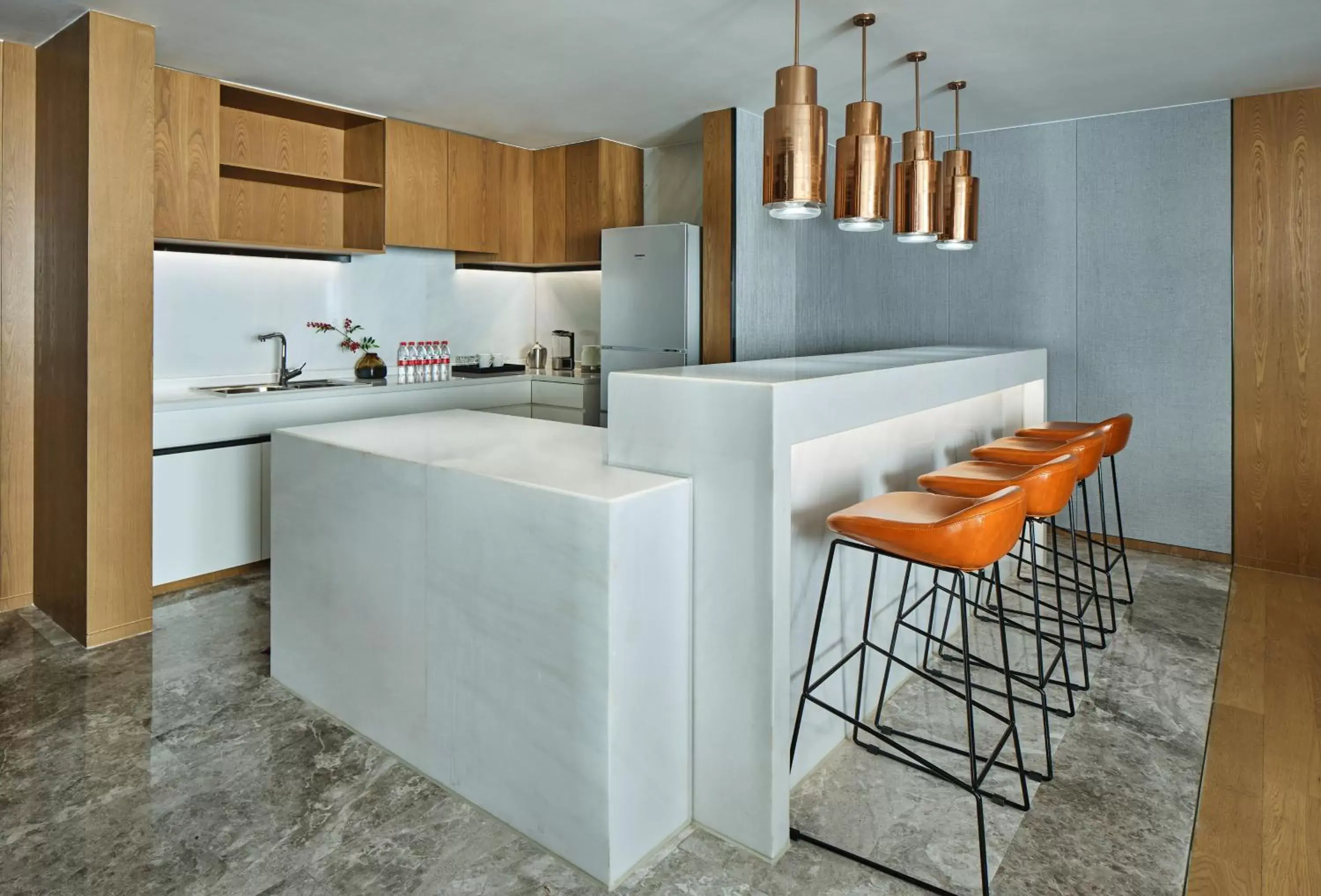 Photo of the whole room, Kitchen/Kitchenette in Holiday Inn Guangzhou South Lake, an IHG Hotel