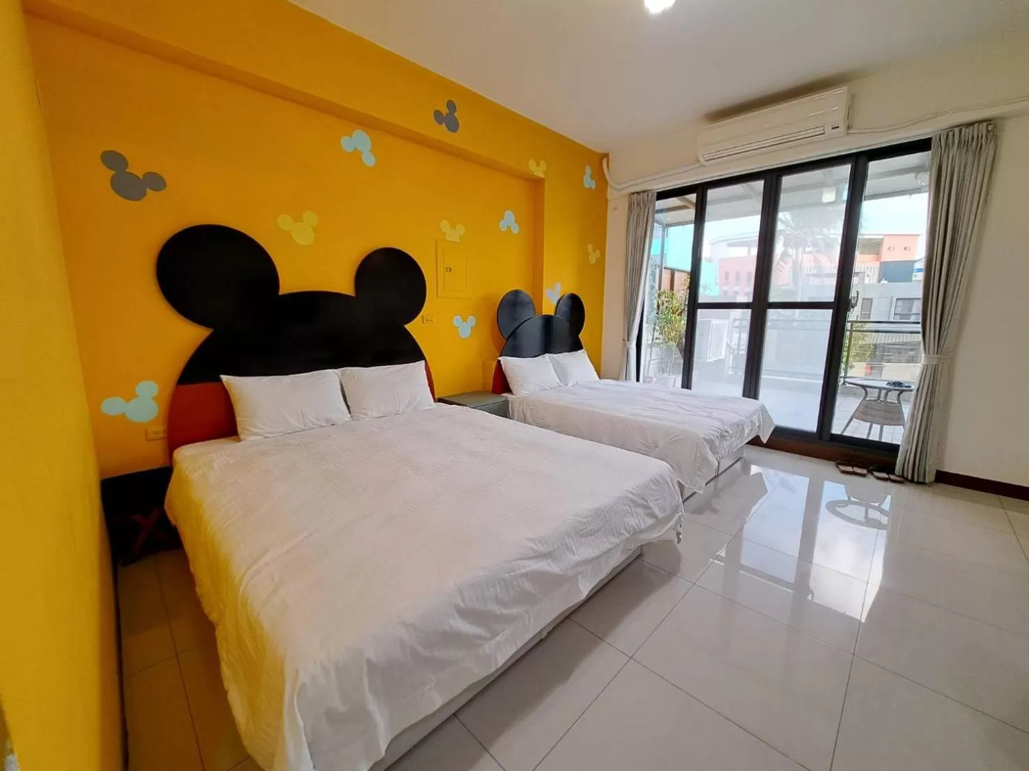 Bed in Have FUN villa -KTV BBQ Mahjong