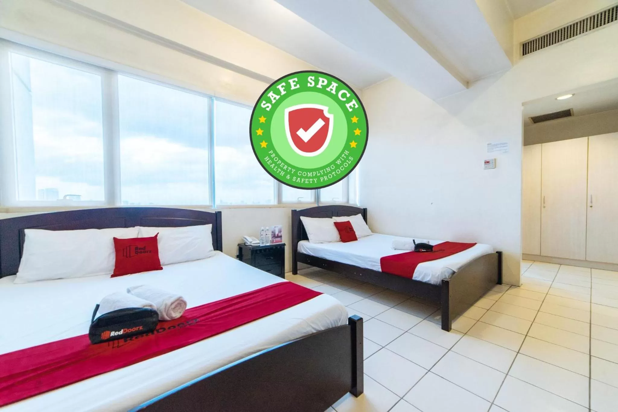 RedDoorz Plus @ E Rodriguez Corner Banawe