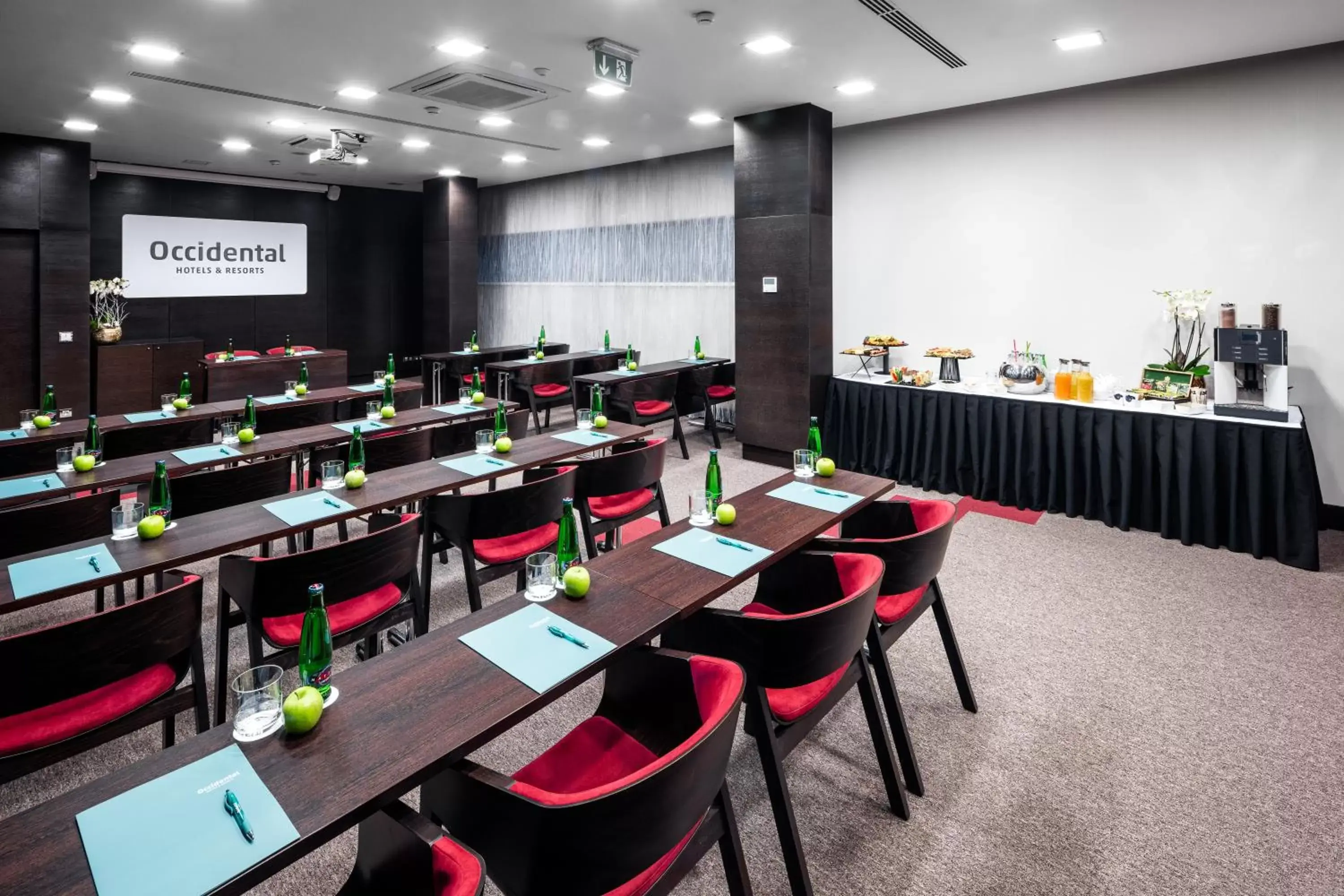 Meeting/conference room, Restaurant/Places to Eat in Occidental Praha Five