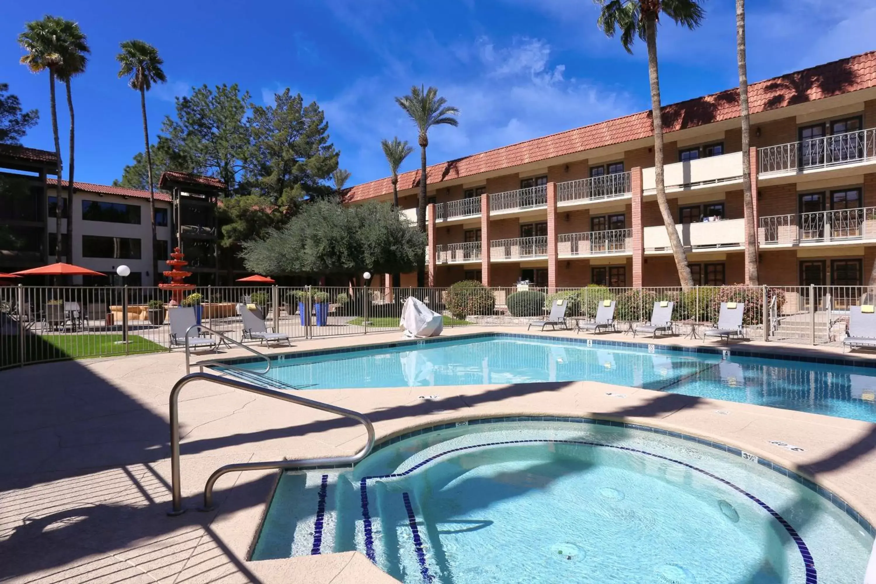 Pool view, Property Building in DoubleTree Suites by Hilton Tucson Airport
