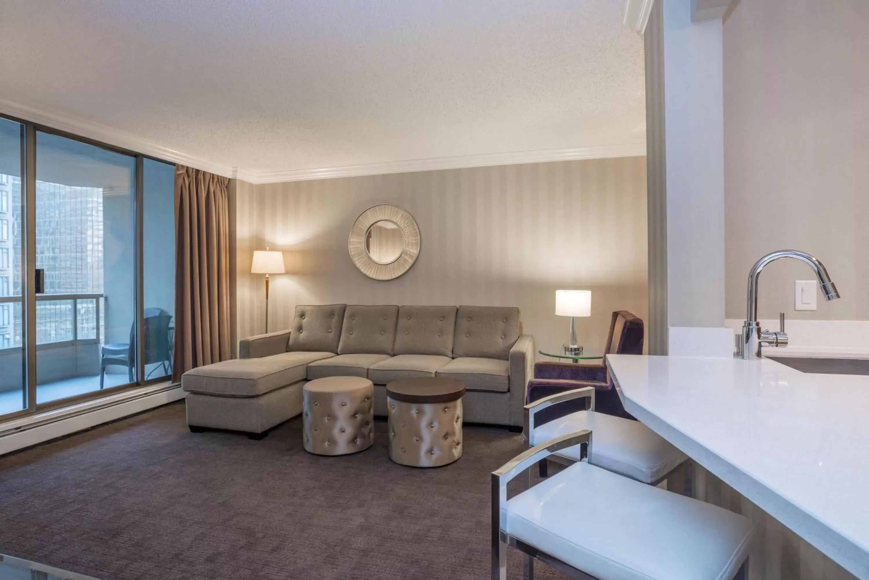 Living room, Seating Area in La Grande Residence at the Sutton Place Hotel