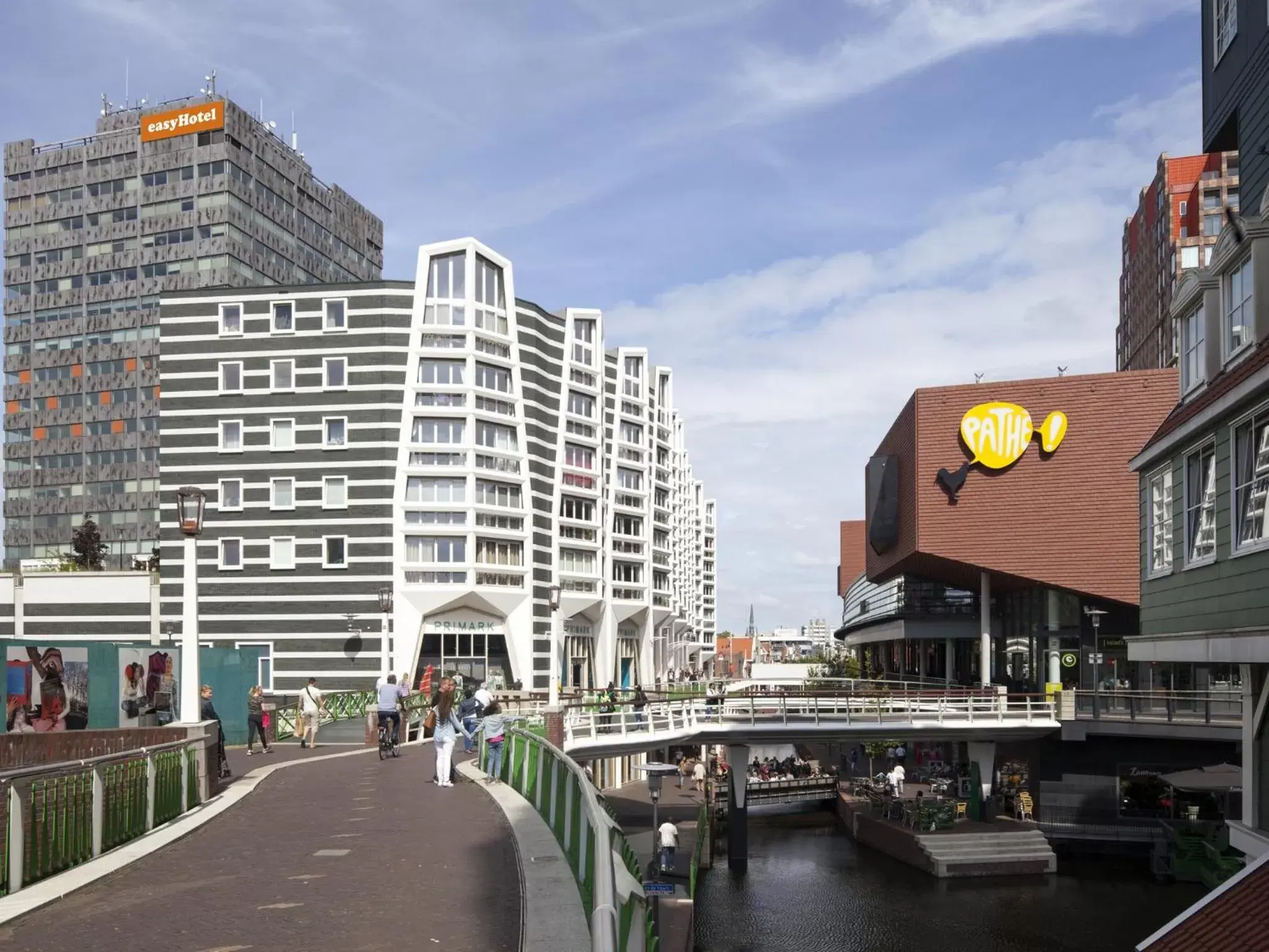 Facade/entrance in easyHotel Amsterdam Zaandam