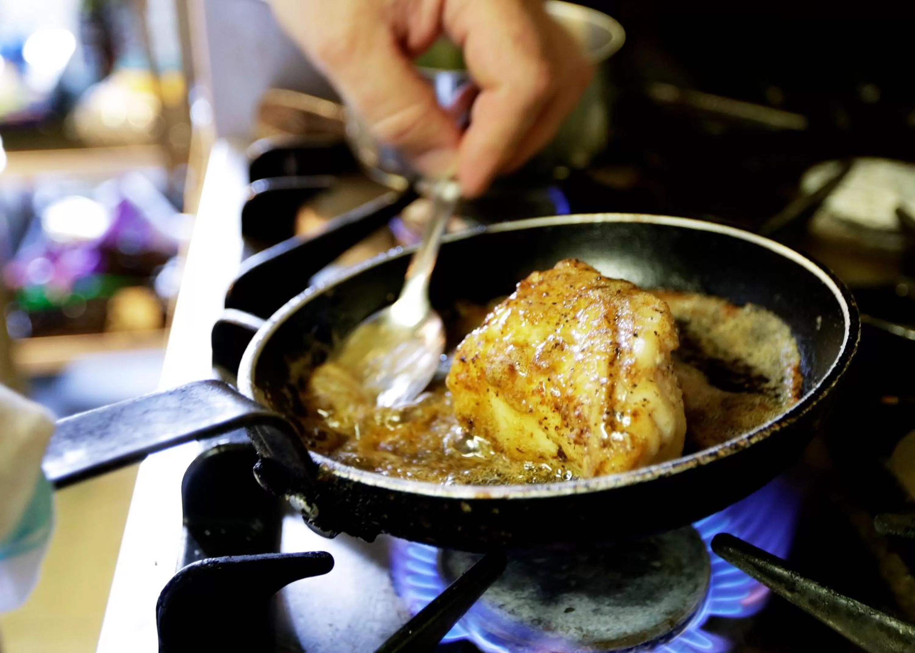 Restaurant/places to eat in Nira Caledonia