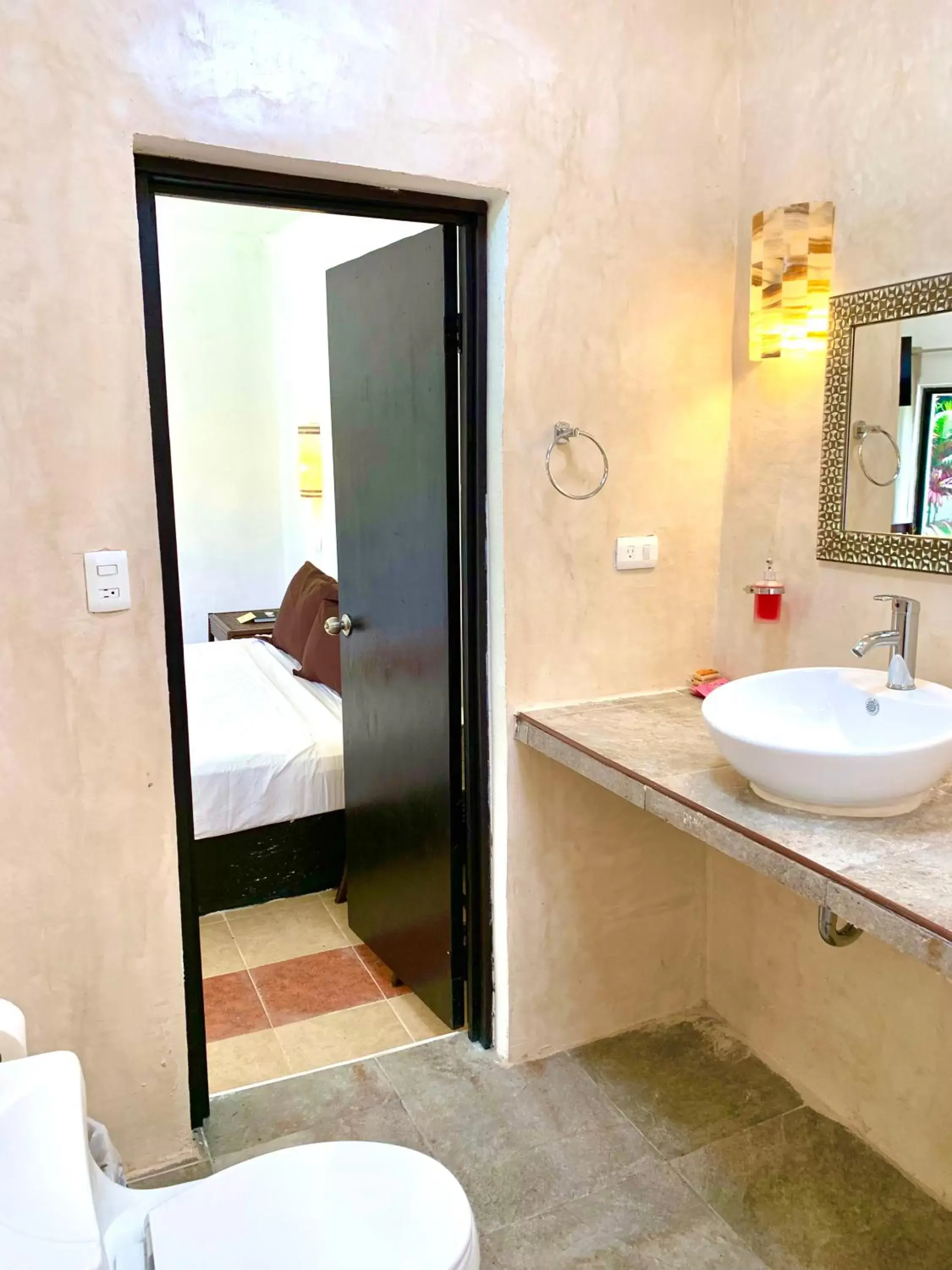 Bathroom in Hotel Green River