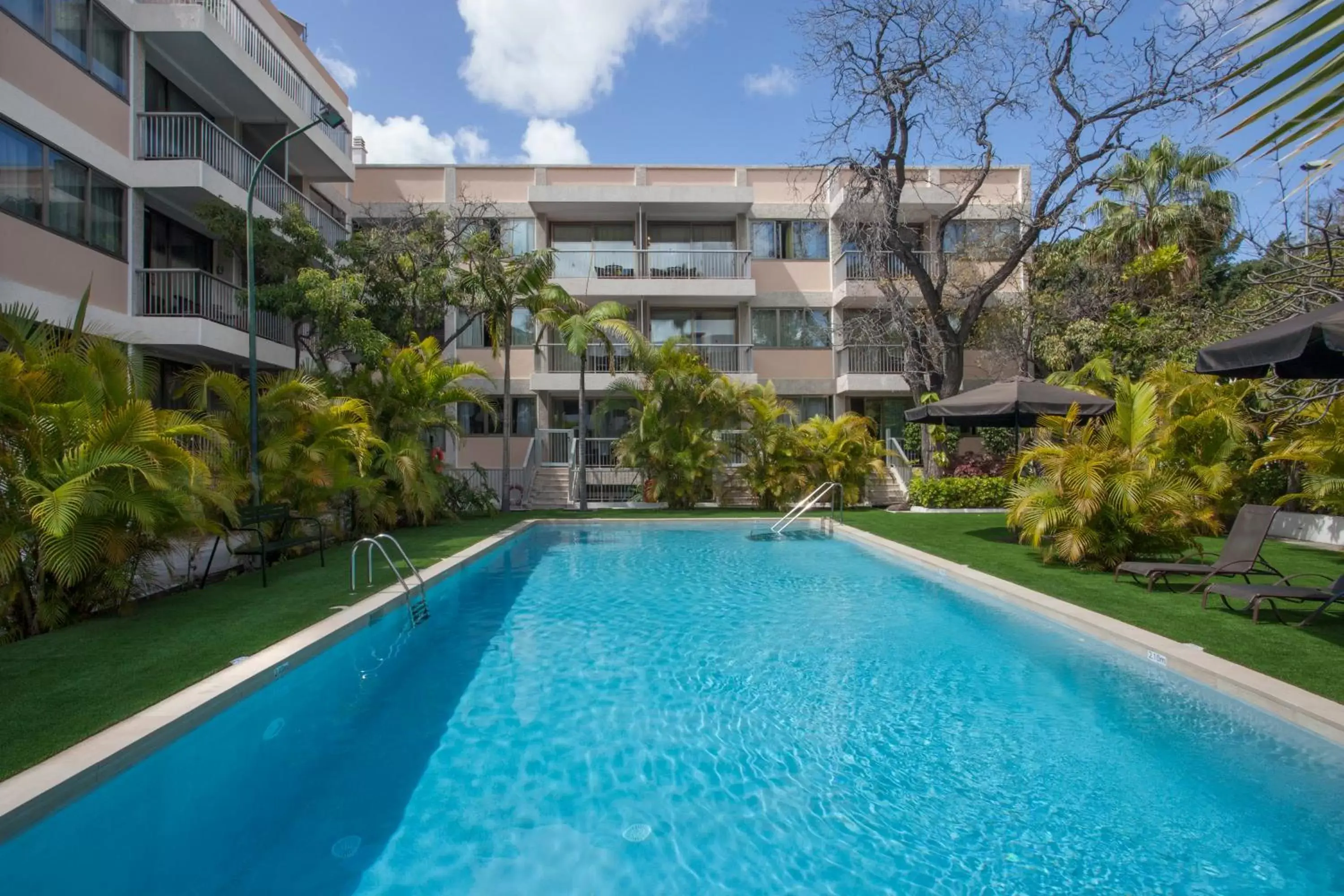 Swimming Pool in Hotel Colon Rambla