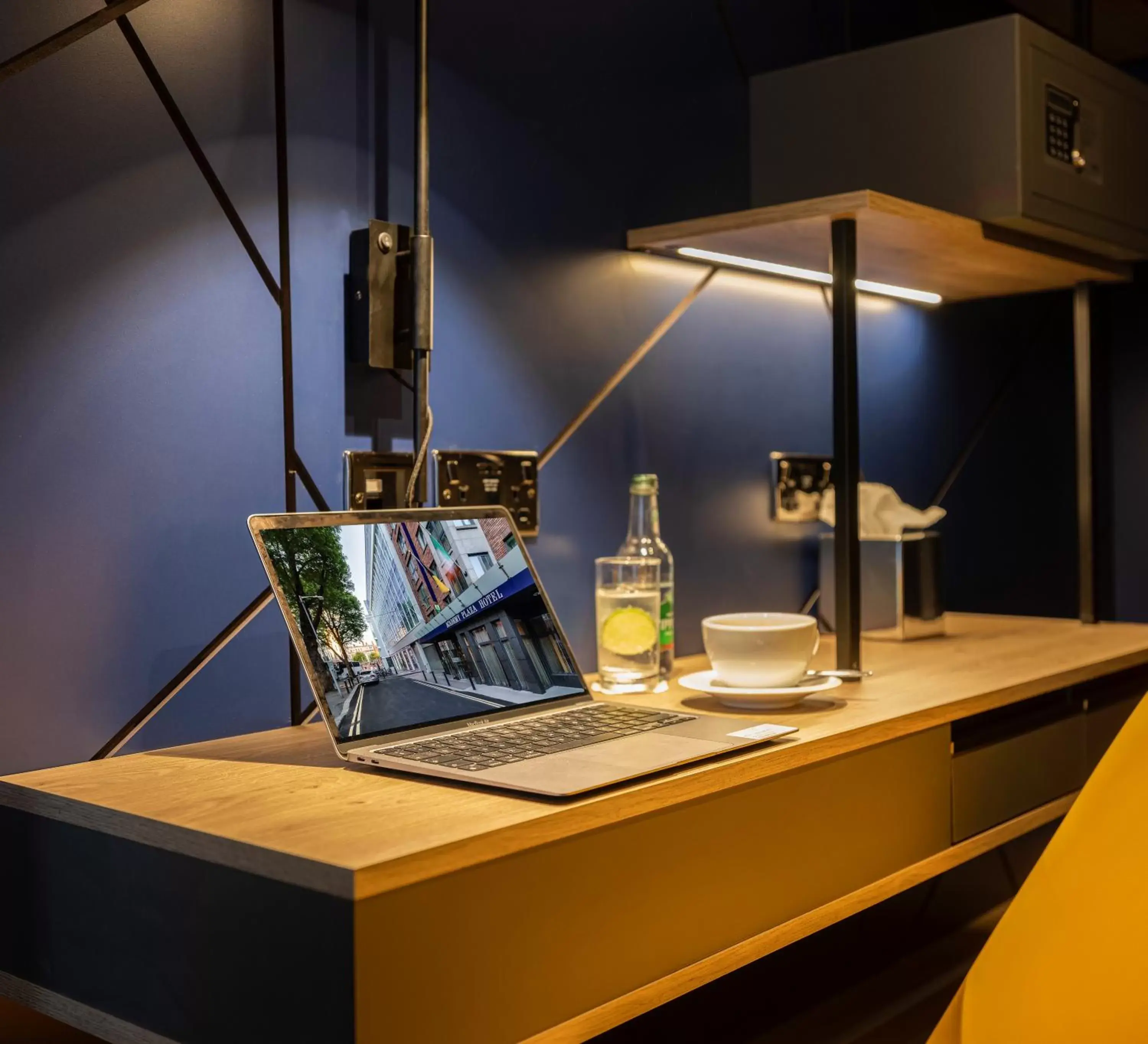 Lounge or bar in Academy Plaza Hotel Lounge or bar in Academy Plaza Hotel