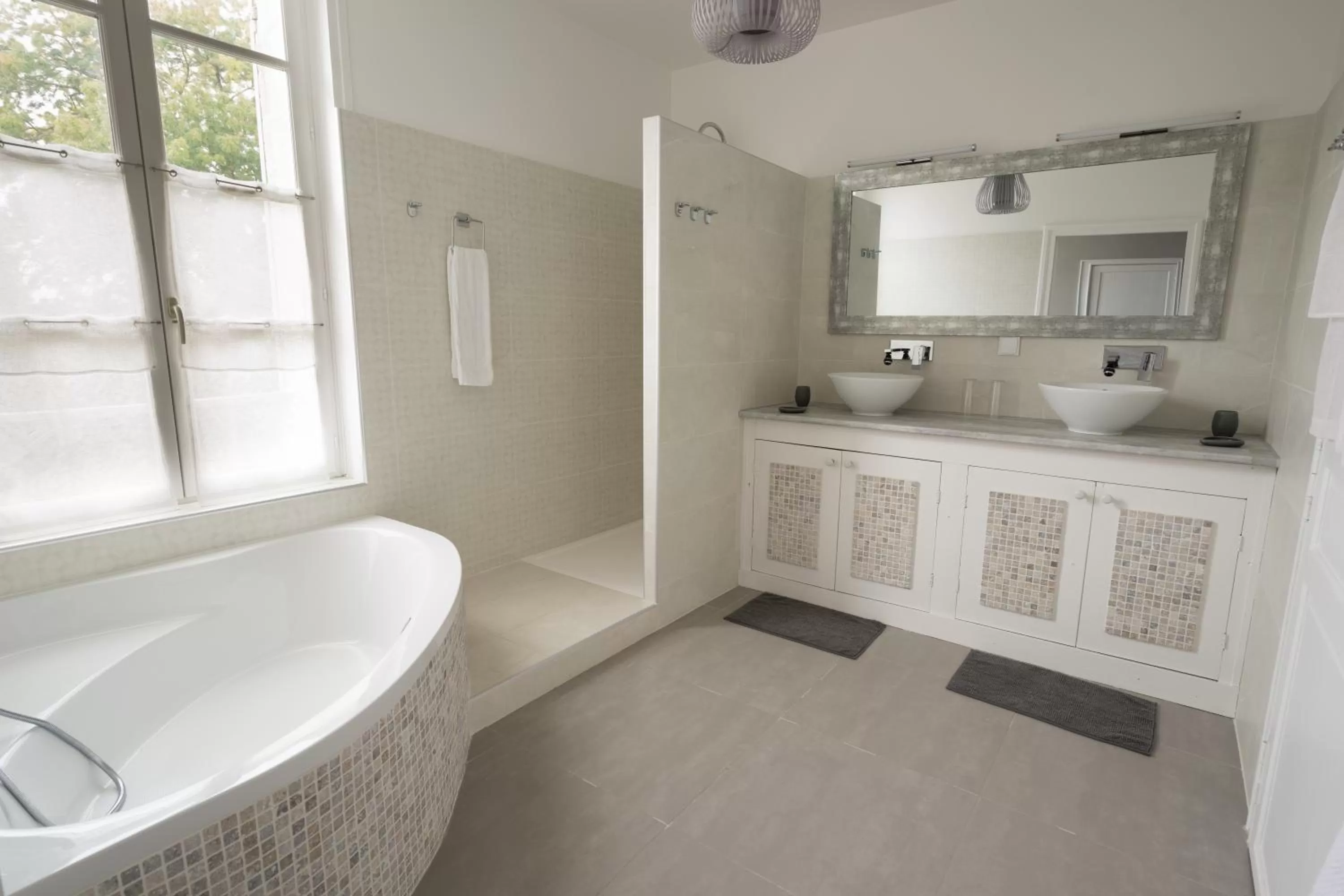 Bathroom in La Tillaie SPA et Sauna