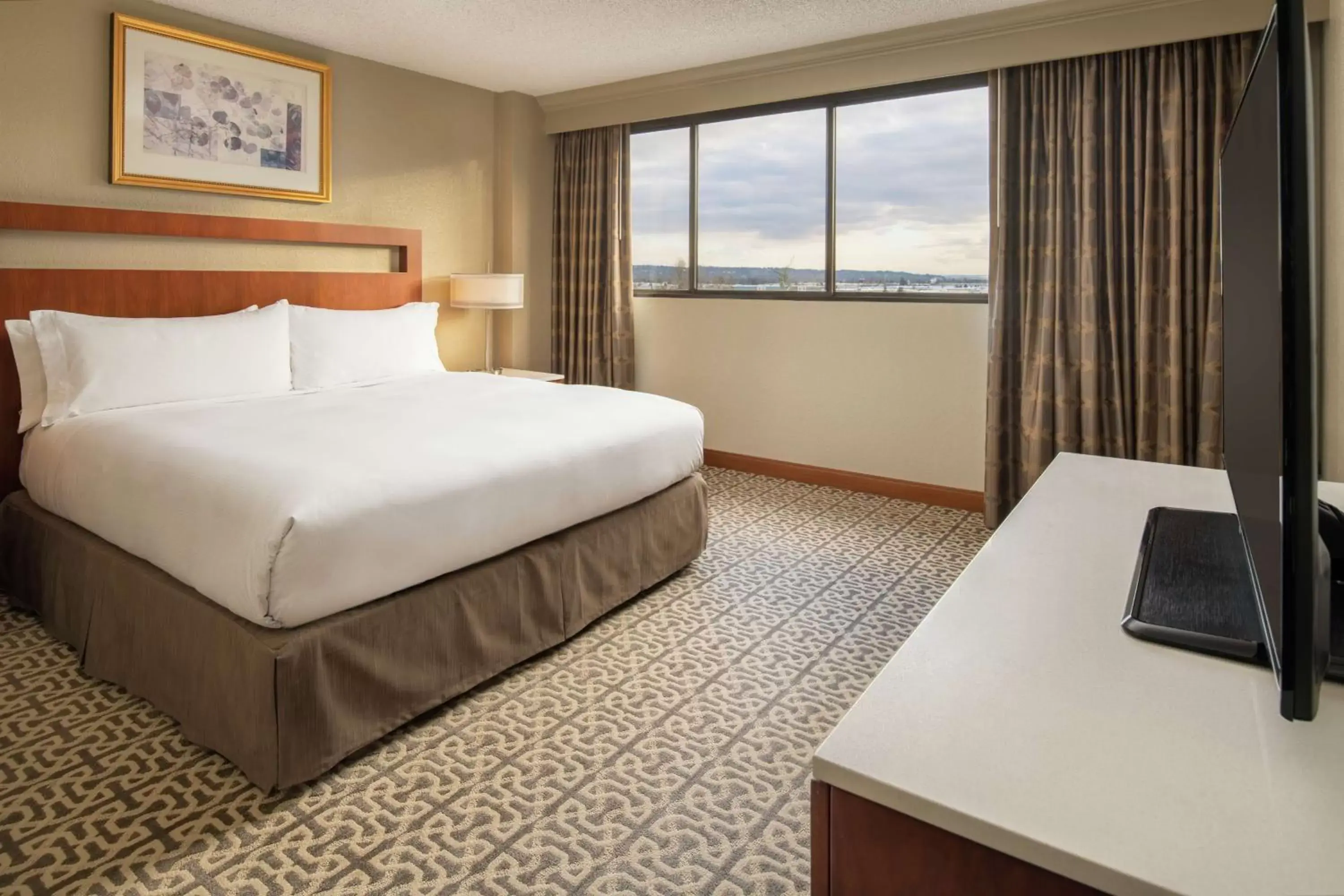 Bedroom, Bed in DoubleTree Suites by Hilton Seattle Airport/Southcenter