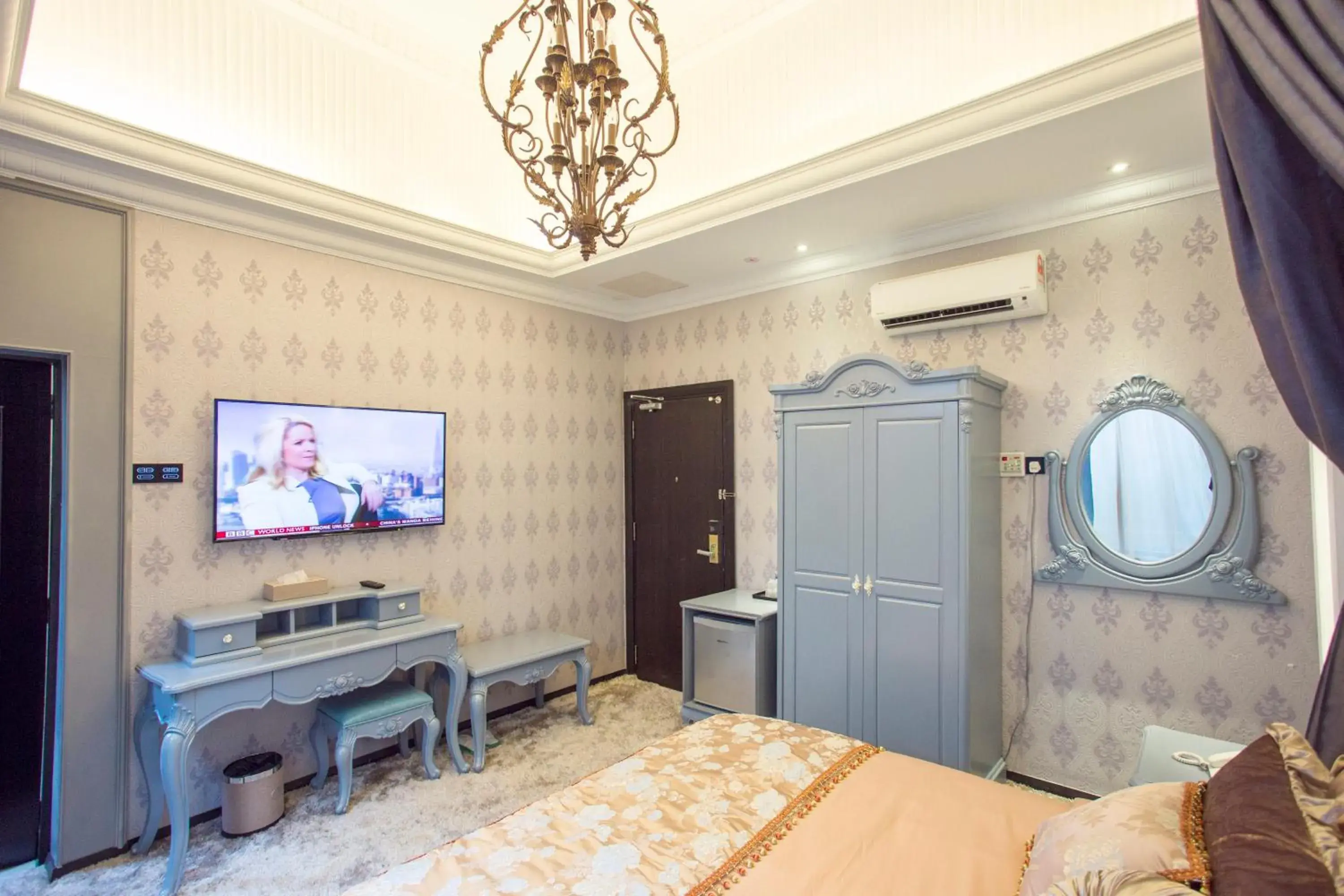 Bedroom, TV/Entertainment Center in Midori Concept Hotel