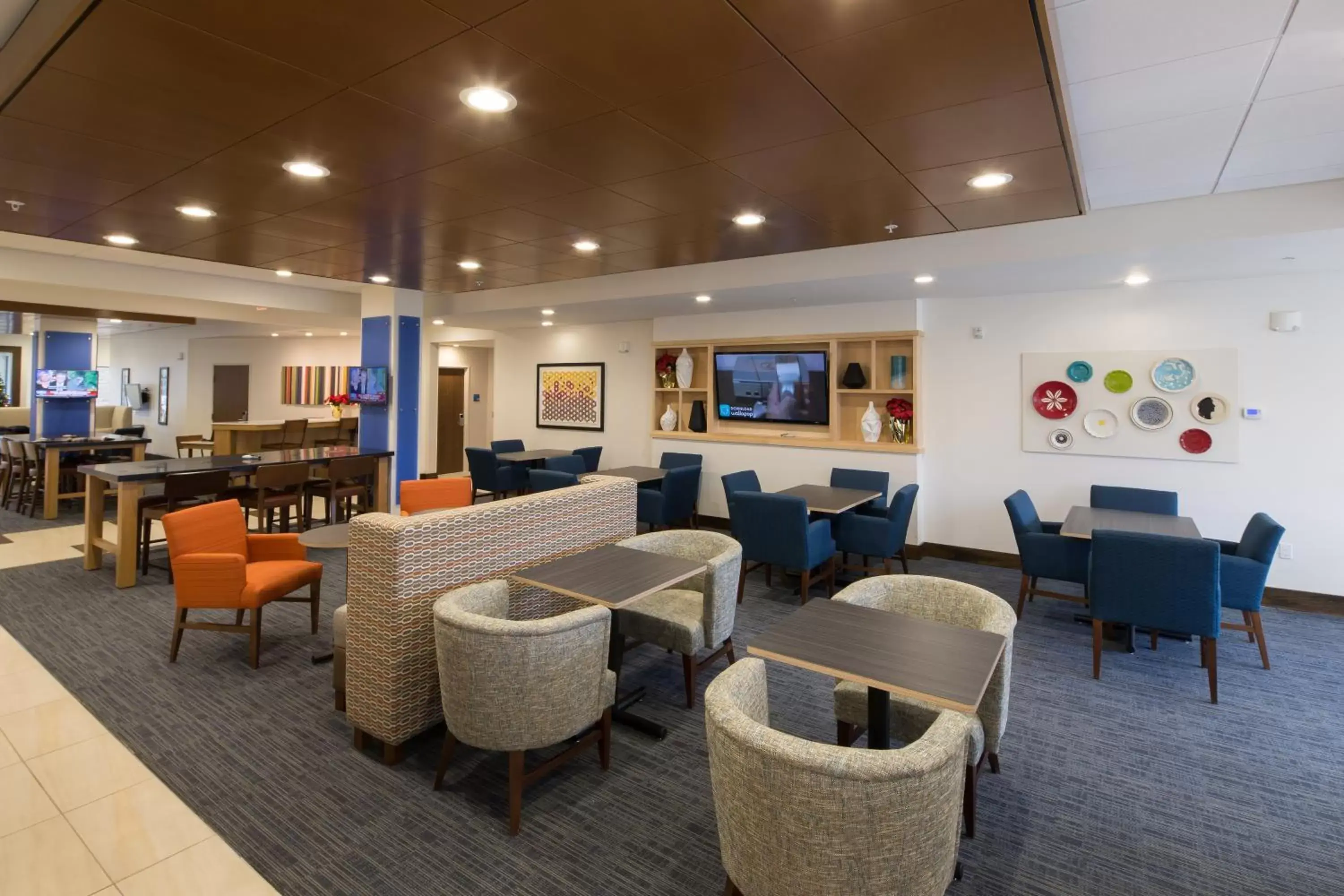 Breakfast, Restaurant/Places to Eat in Holiday Inn Express Rochester Hills, an IHG Hotel