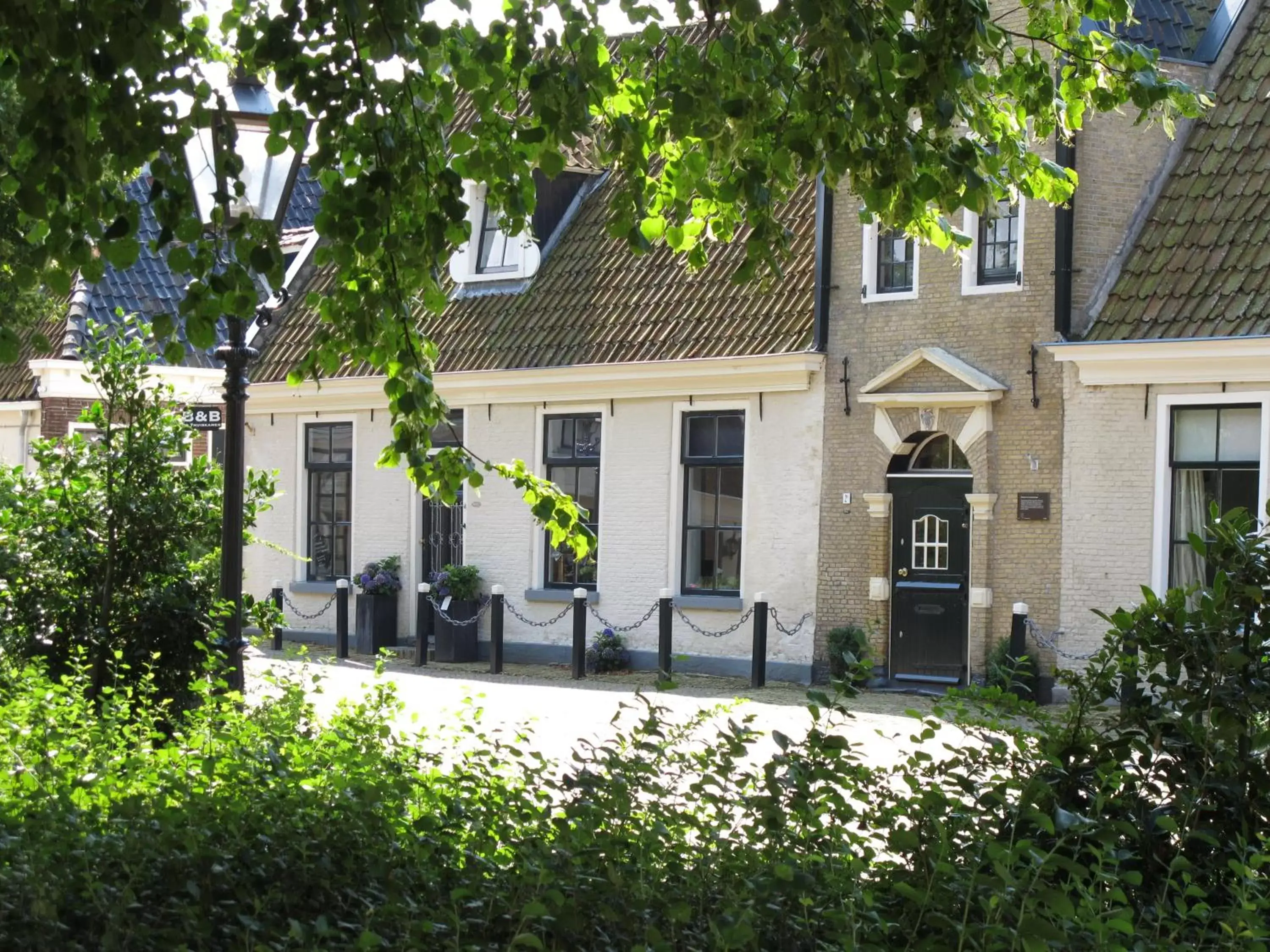 Facade/entrance, Property Building in De Thuiskamer in Grou als B&B of Vakantiehuis