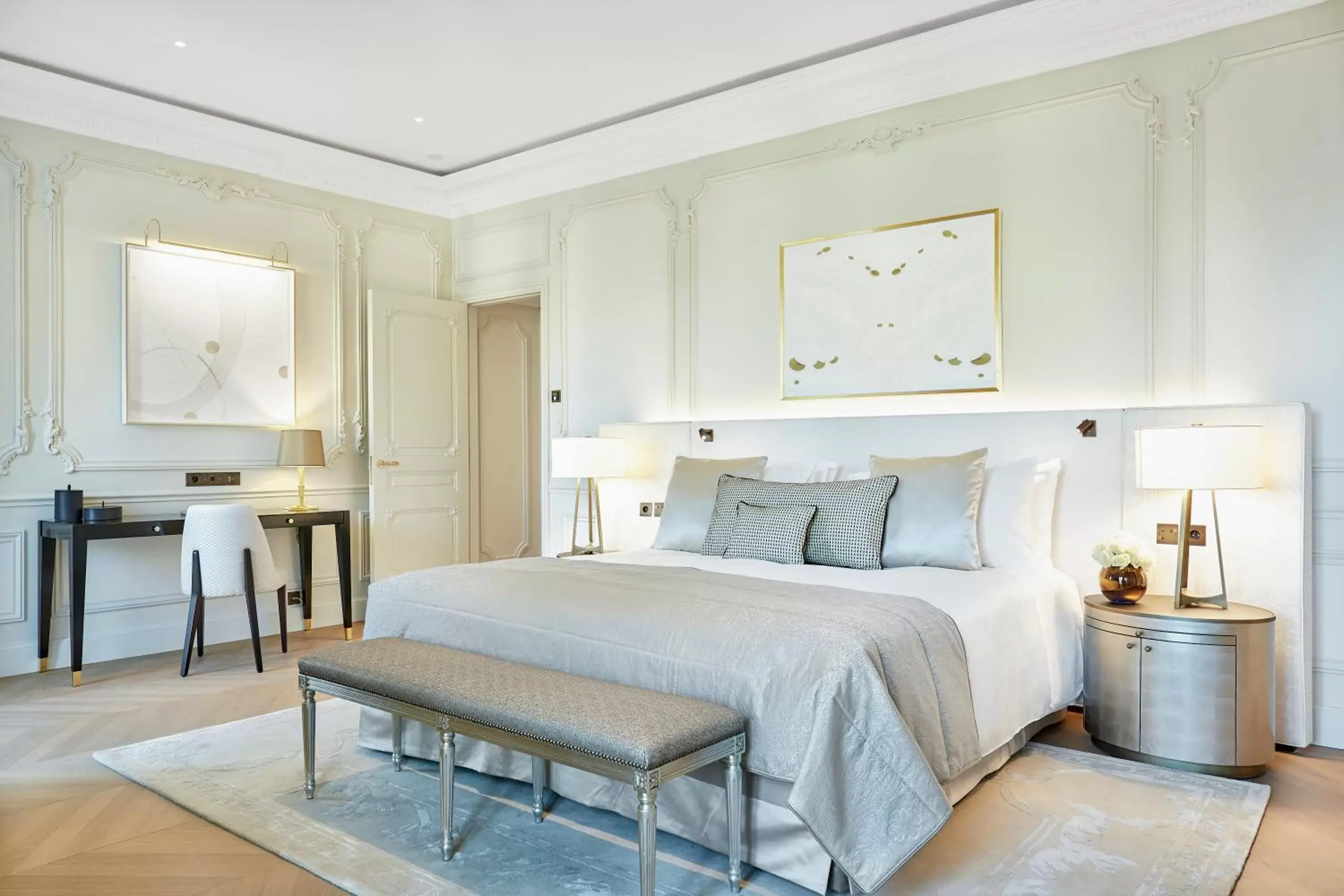 Bedroom, Bed in Hôtel de Paris Monte-Carlo