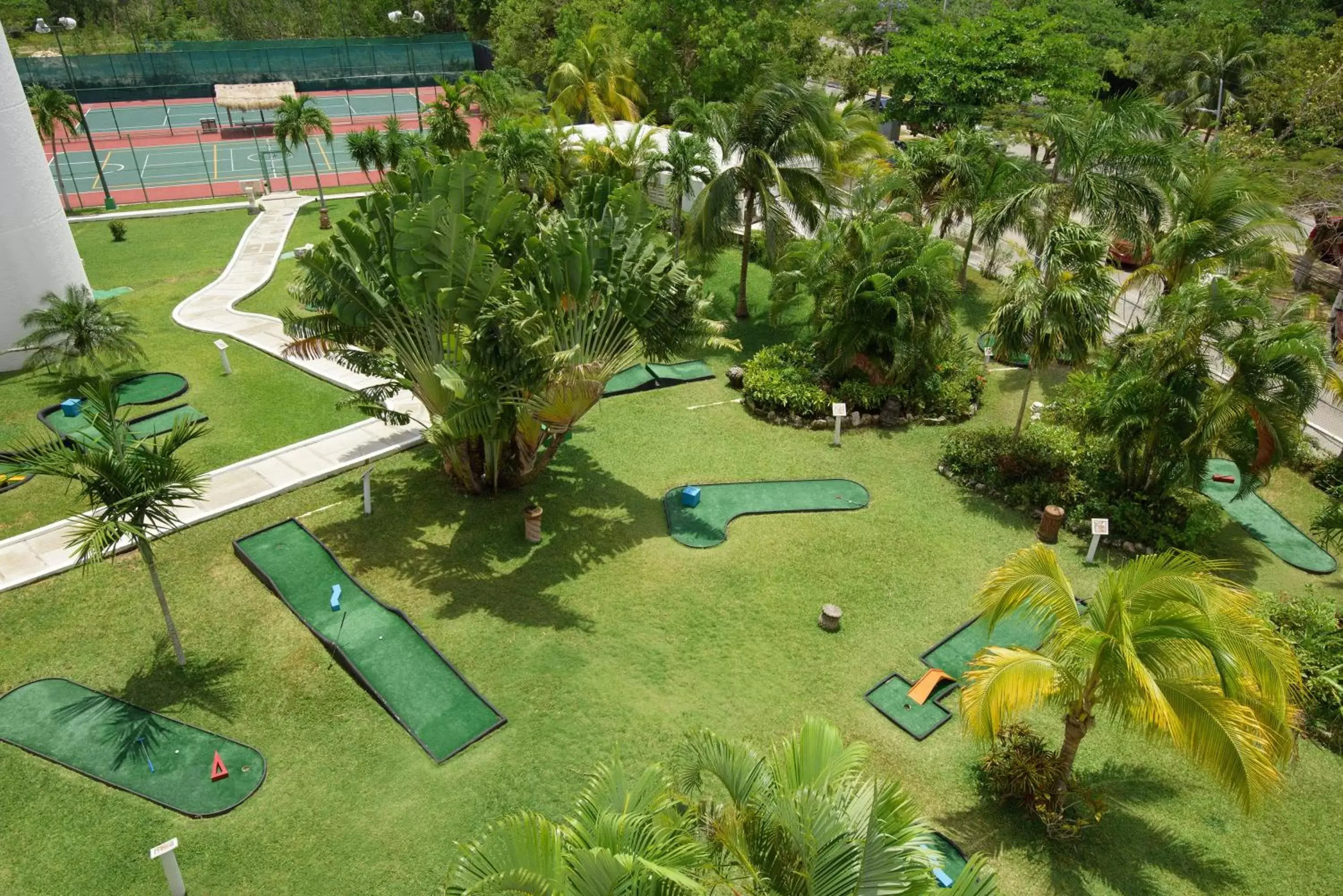 Minigolf, Bird's-eye View in Melia Cozumel All Inclusive