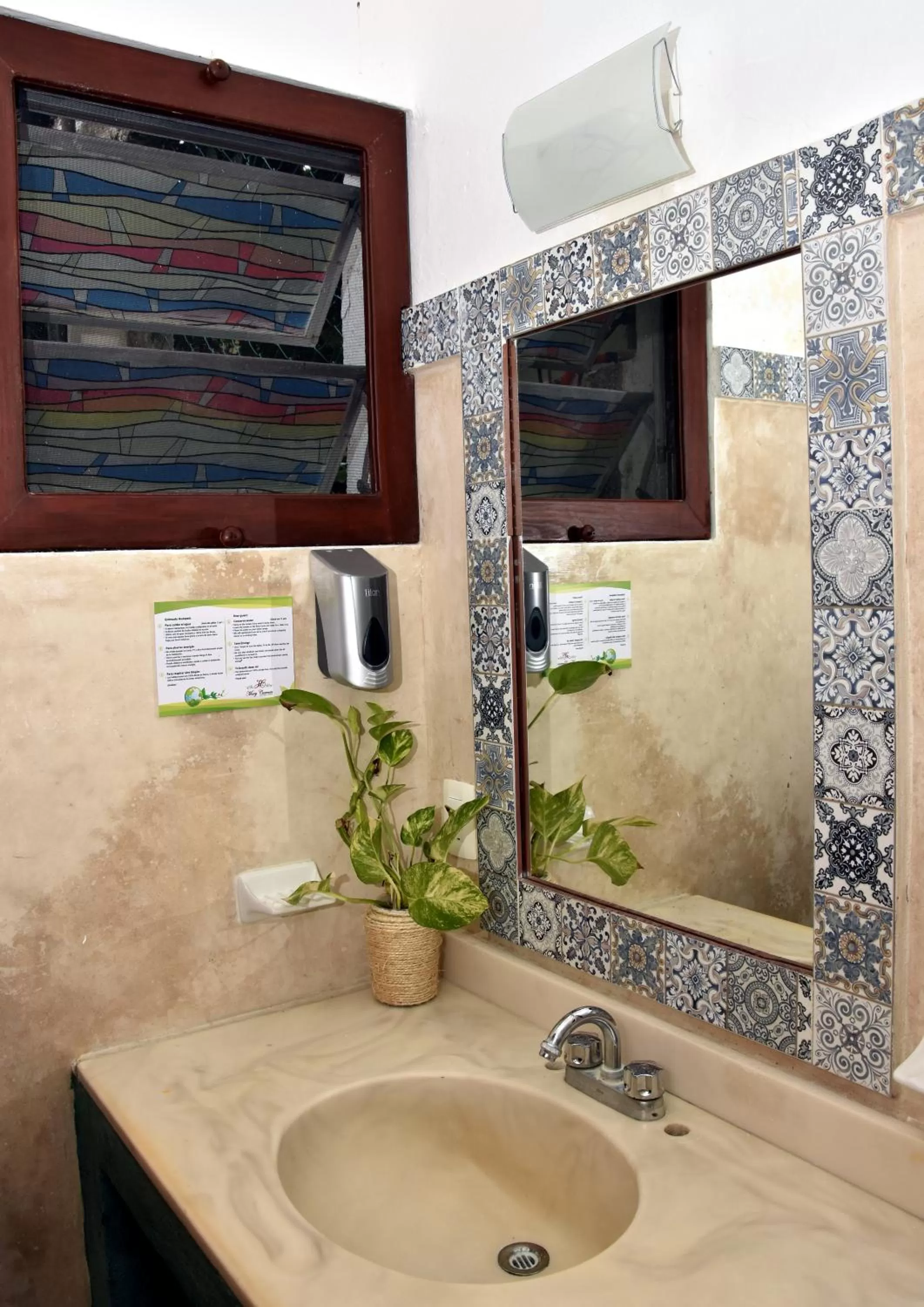 Bathroom in Hotel Mary Carmen