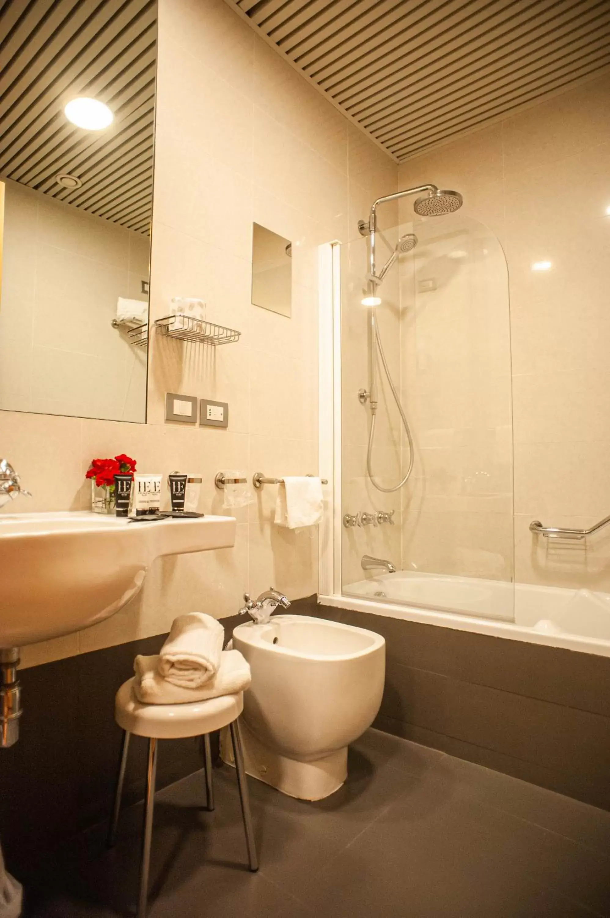 Bathroom in Hotel Excelsior Bari