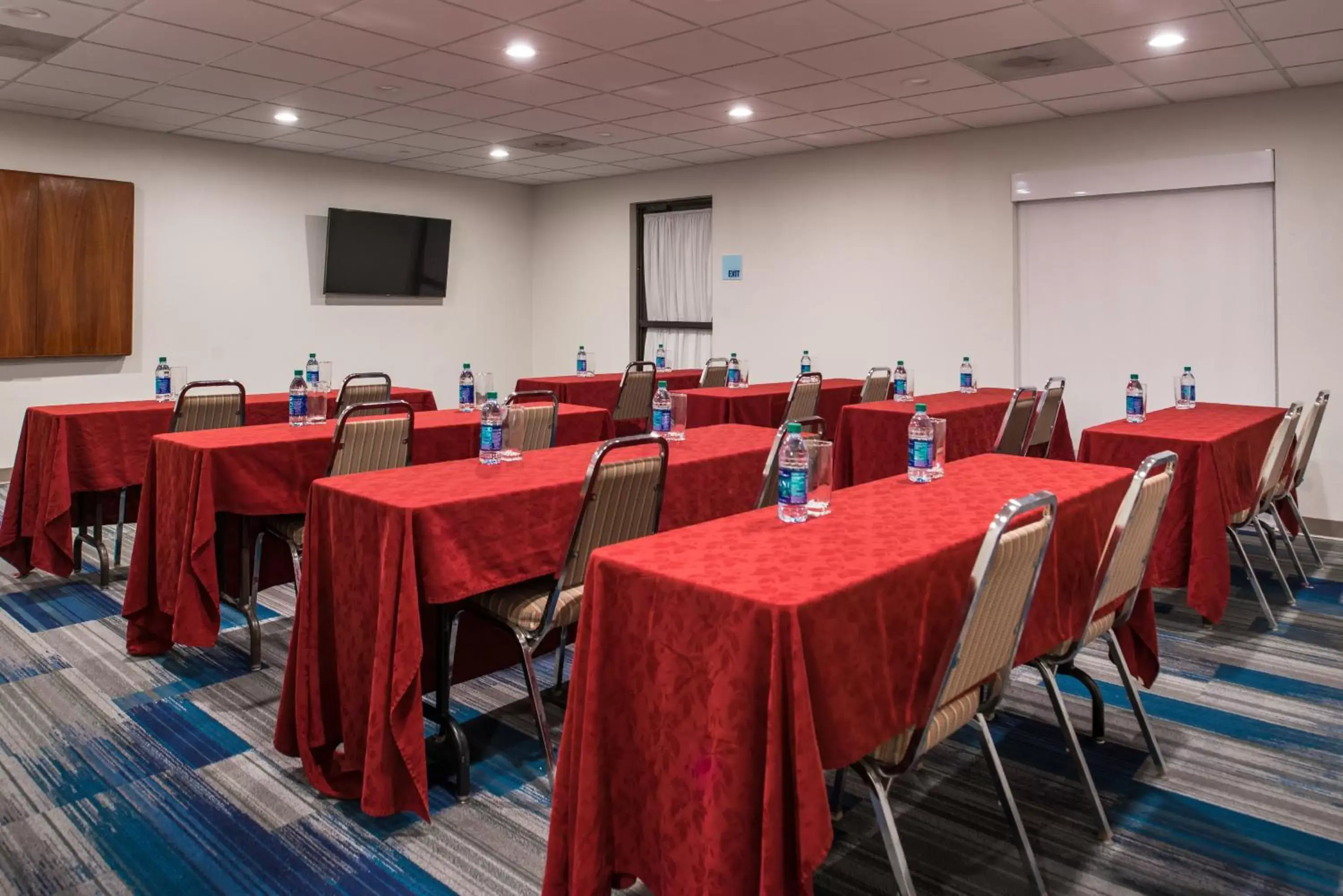 Meeting/conference room in Holiday Inn Express Hotel & Suites Tampa-Anderson Road-Veterans Exp, an IHG Hotel