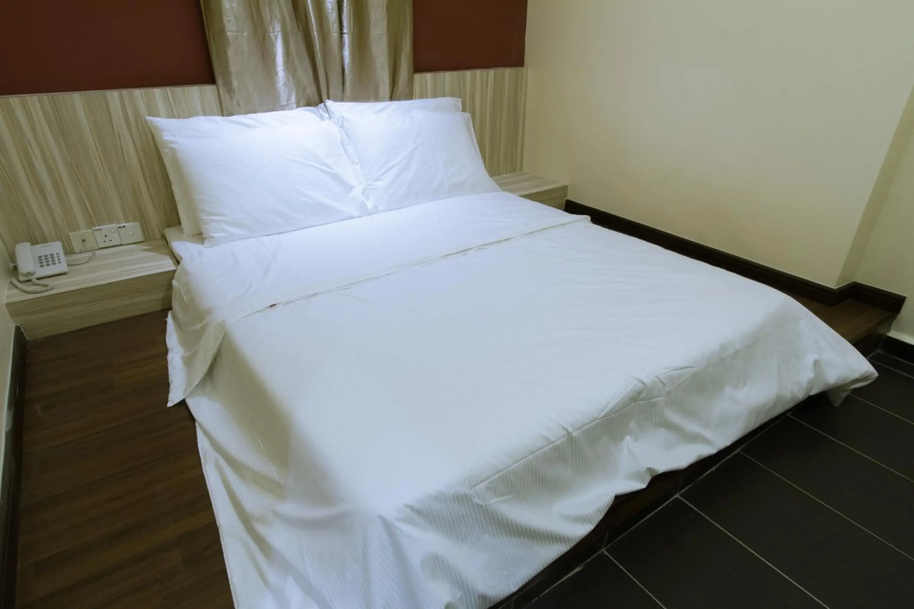 Bedroom, Bed in JS Hotel