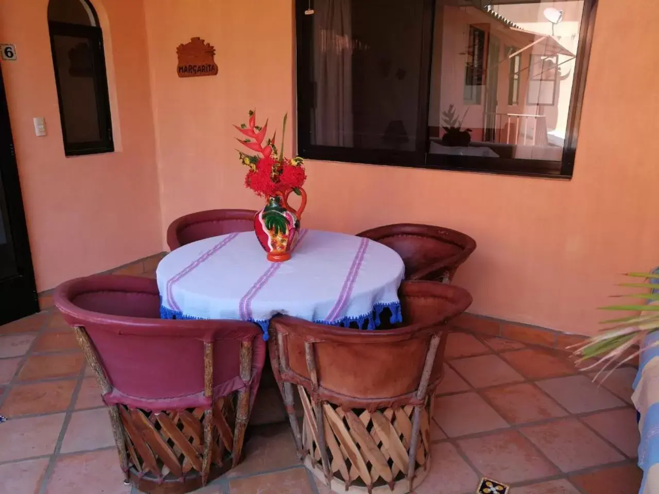 Balcony/Terrace, Dining Area in Hotel Casamar Suites