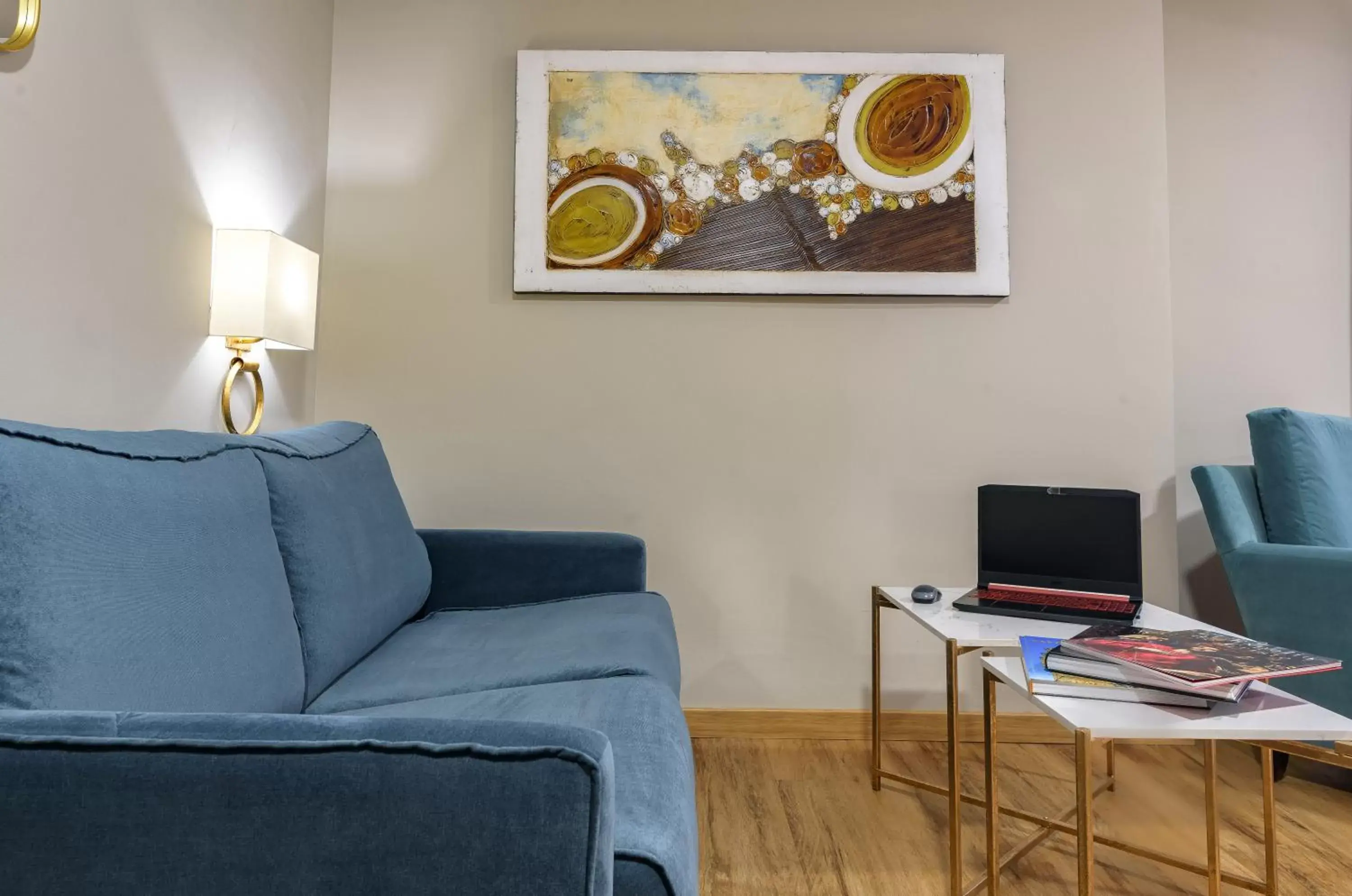 Bedroom, Seating Area in Hotel Zentral Mayoral