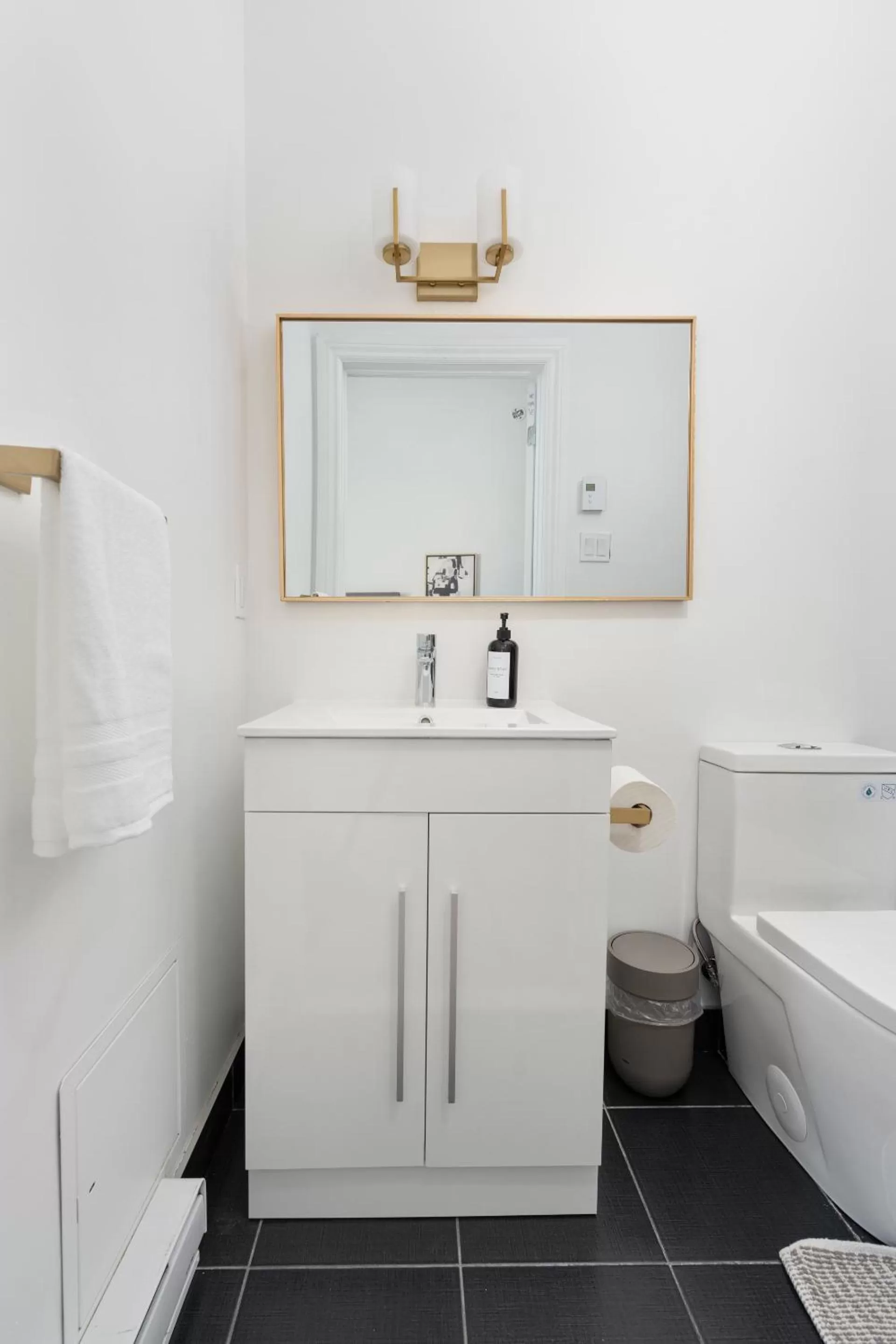 Bathroom in Le Penfield Par Nomade MTL