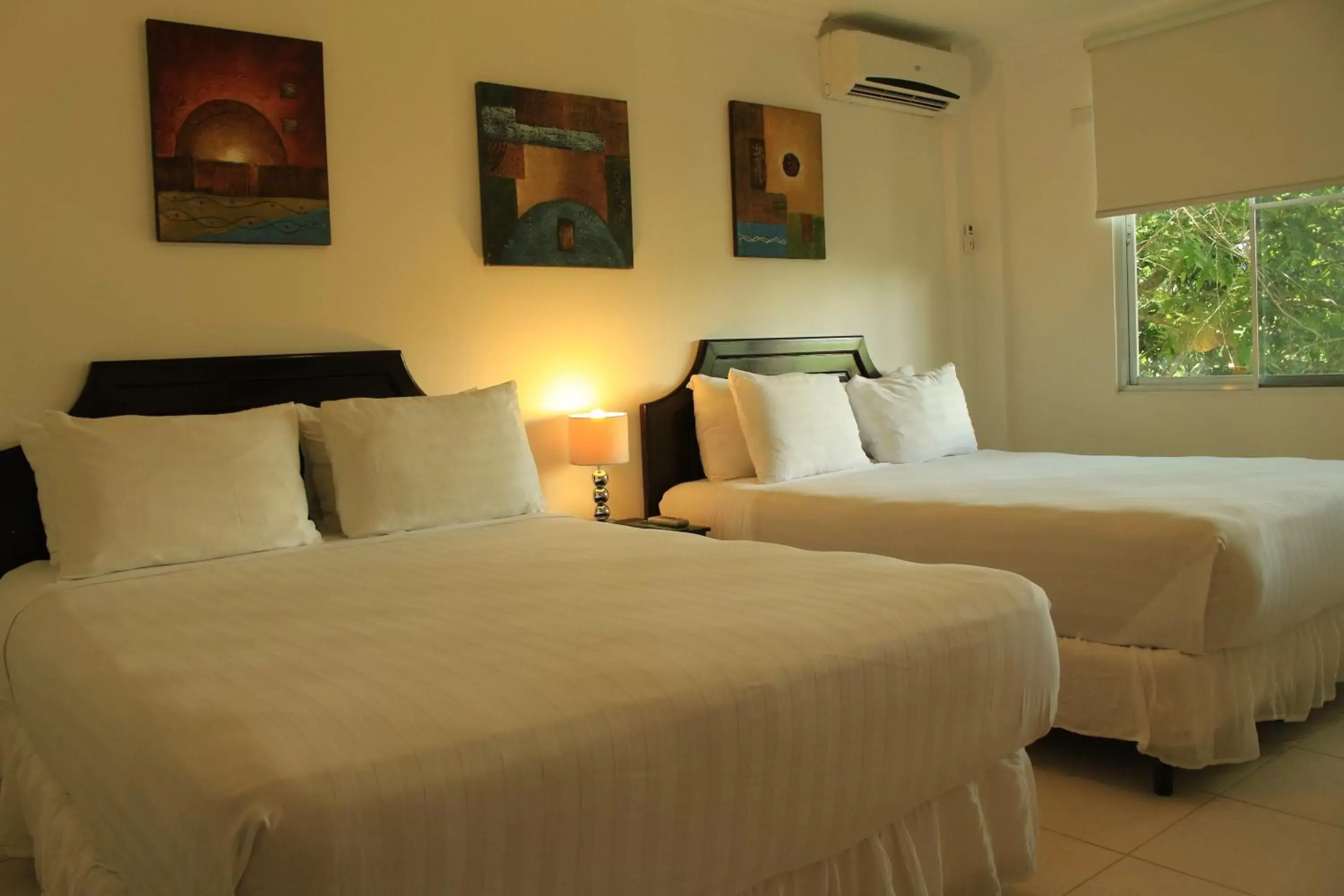 Bedroom, Bed in Albrook Inn