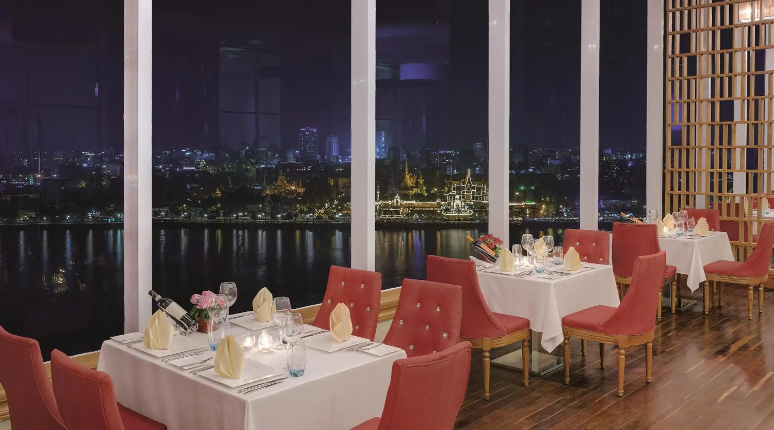 Restaurant/places to eat in Sokha Phnom Penh Residence Restaurant/places to eat in Sokha Phnom Penh Residence