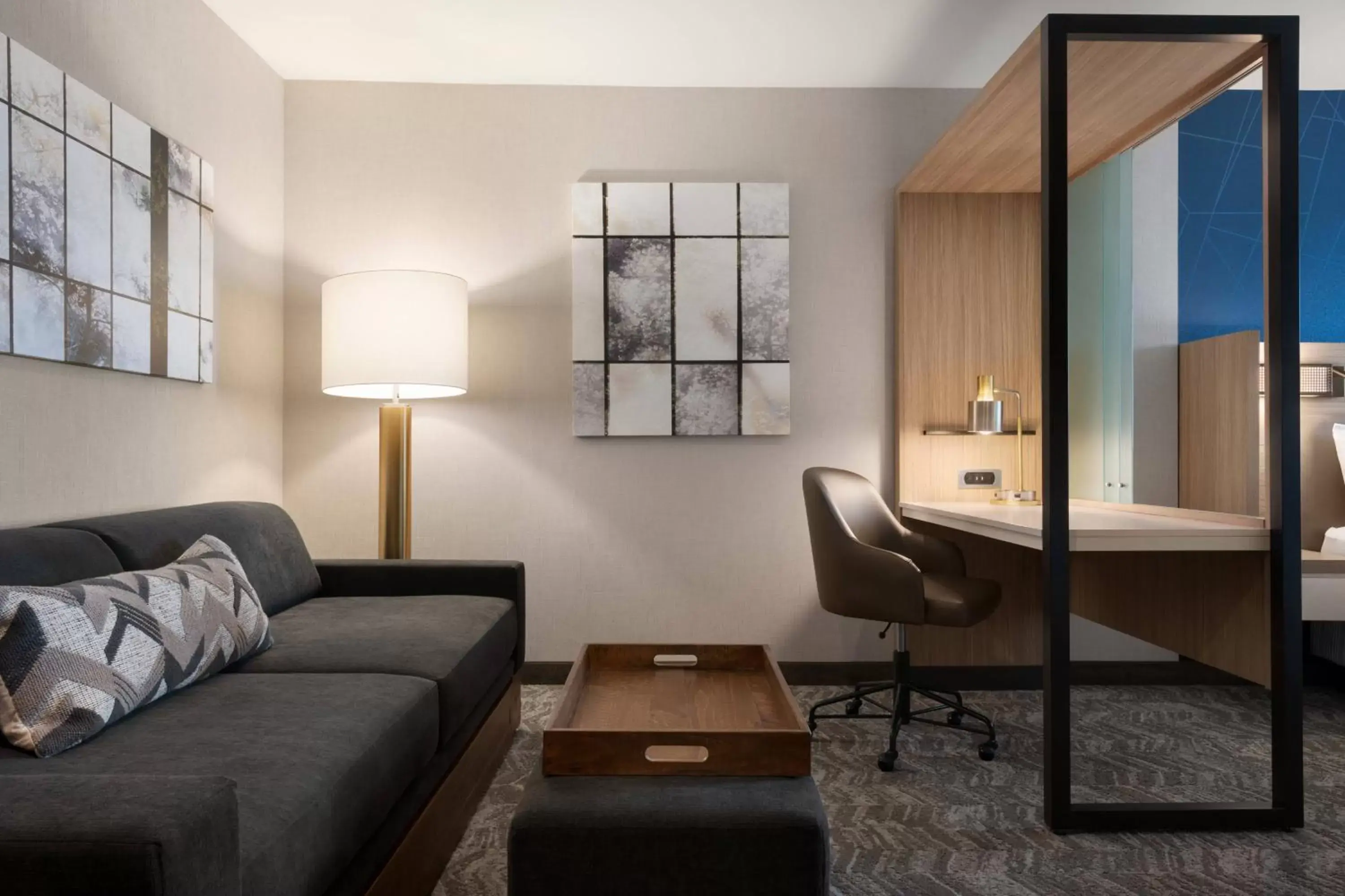 Living room, Seating Area in SpringHill Suites by Marriott Milwaukee West/Wauwatosa