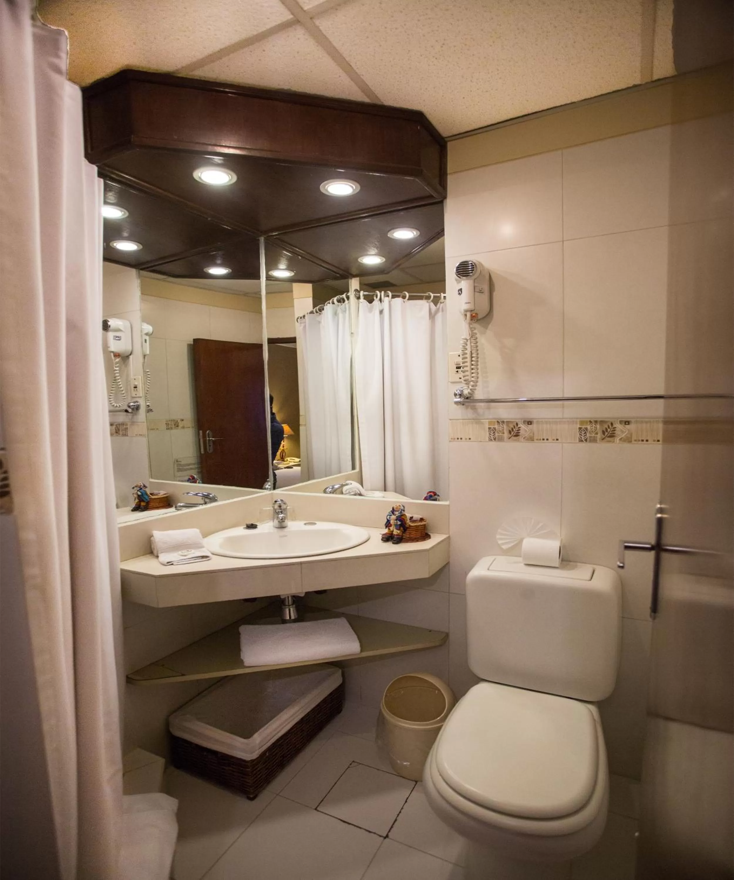 Shower in Hotel Rosario La Paz