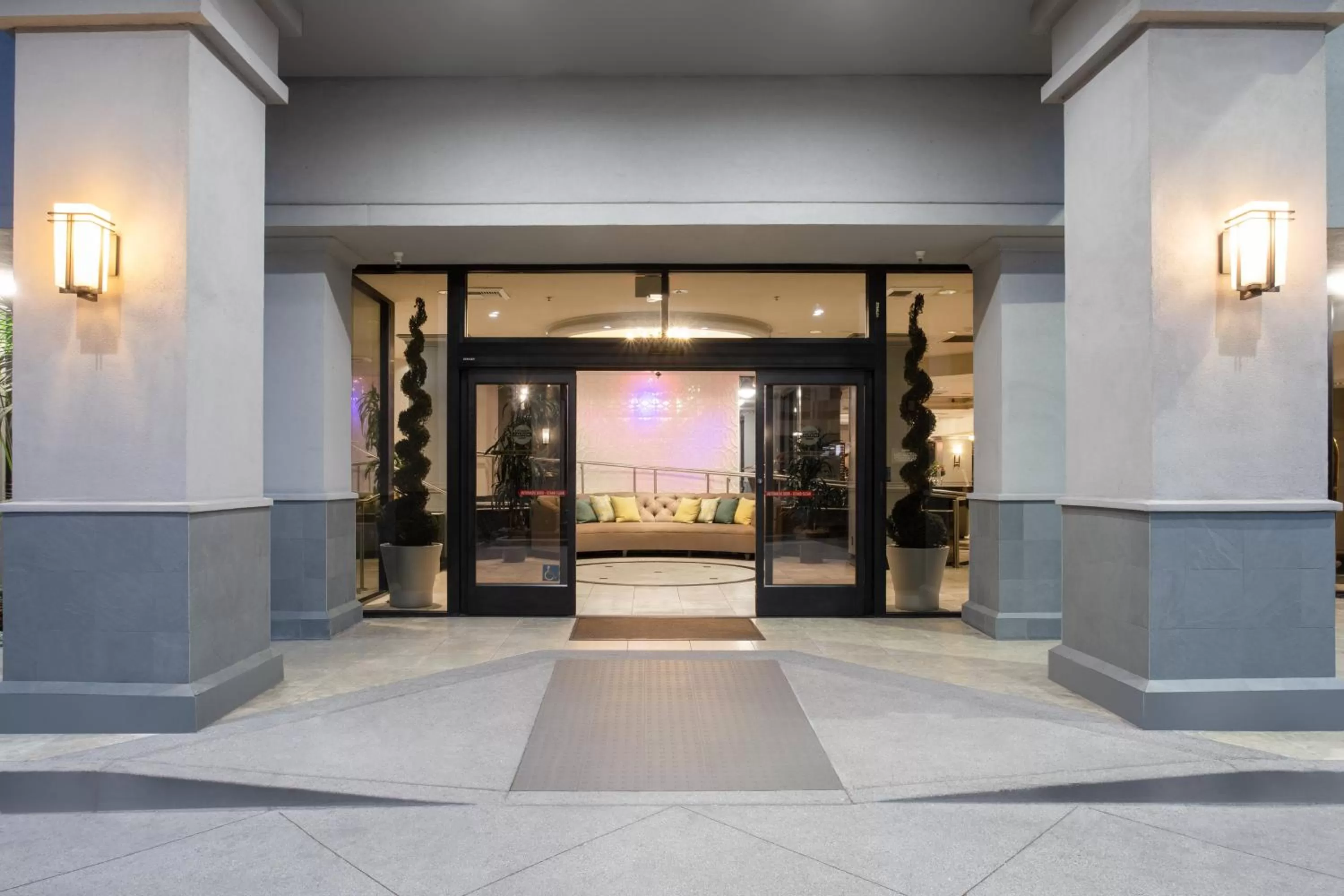 Property building in Crowne Plaza Costa Mesa Orange County by IHG