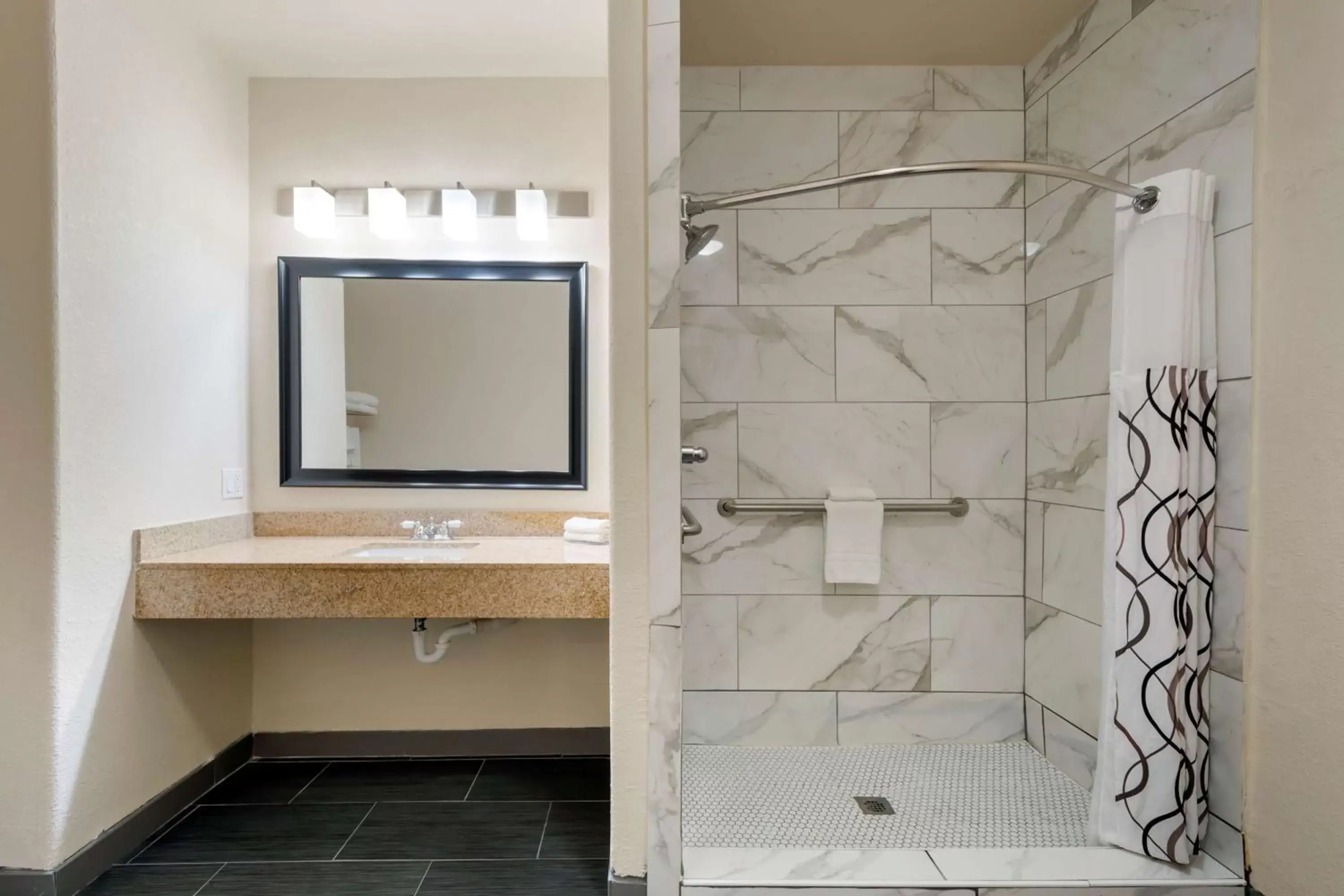 Bathroom in Best Western Plus DFW Airport Suites