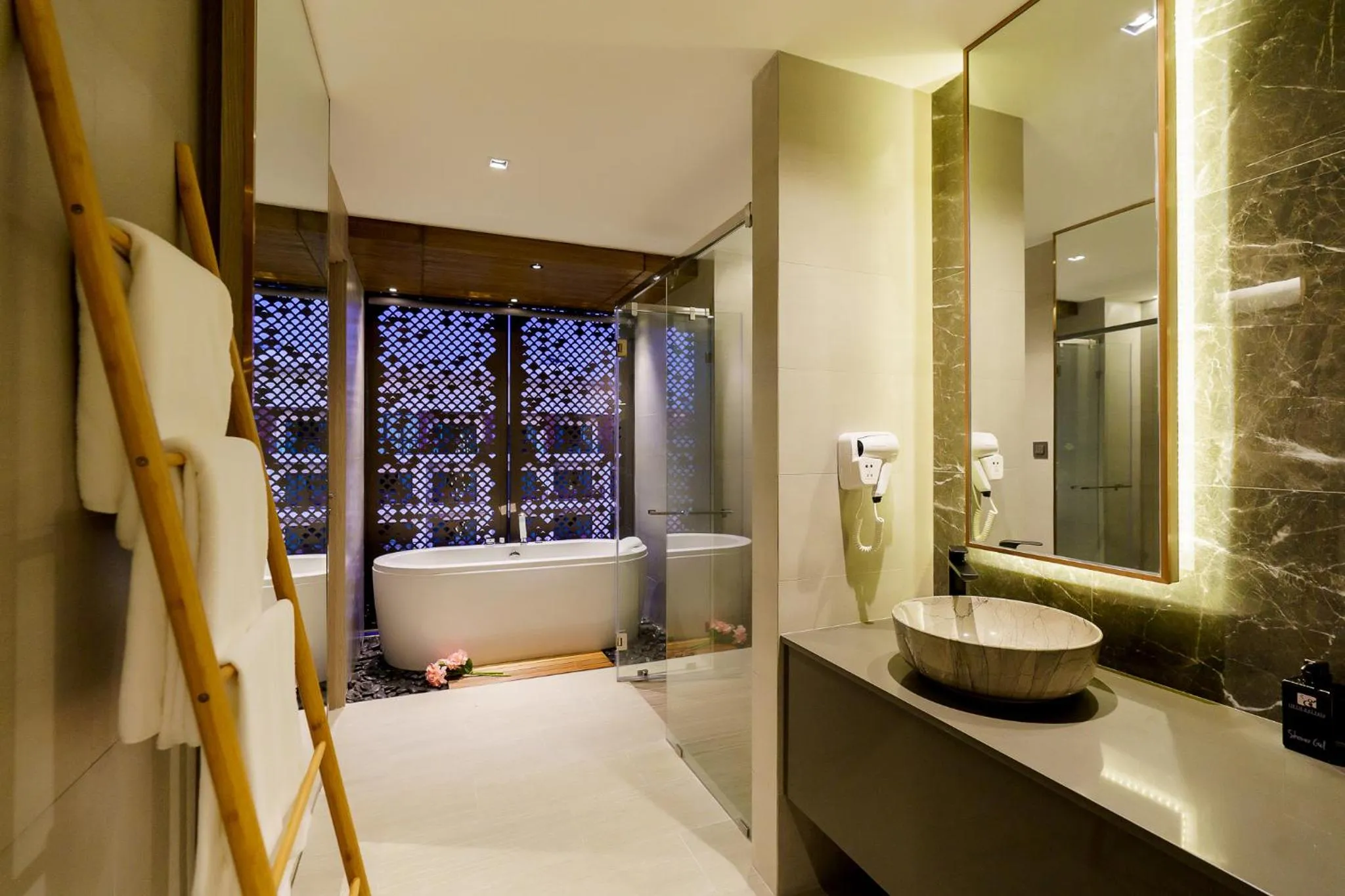 Bathroom in Fifth Pattaya Jomtien By Shiwalai Int