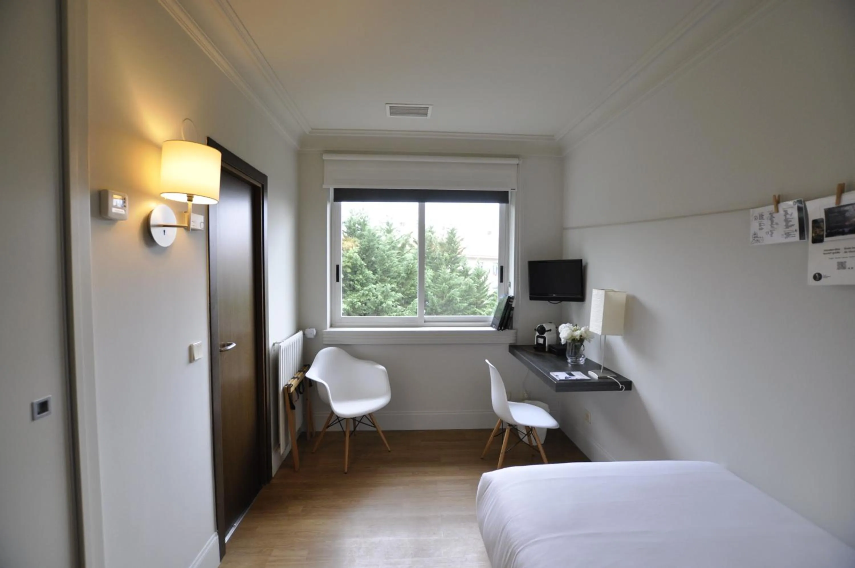 Photo of the whole room, Bed in Hotel Rio Bidasoa