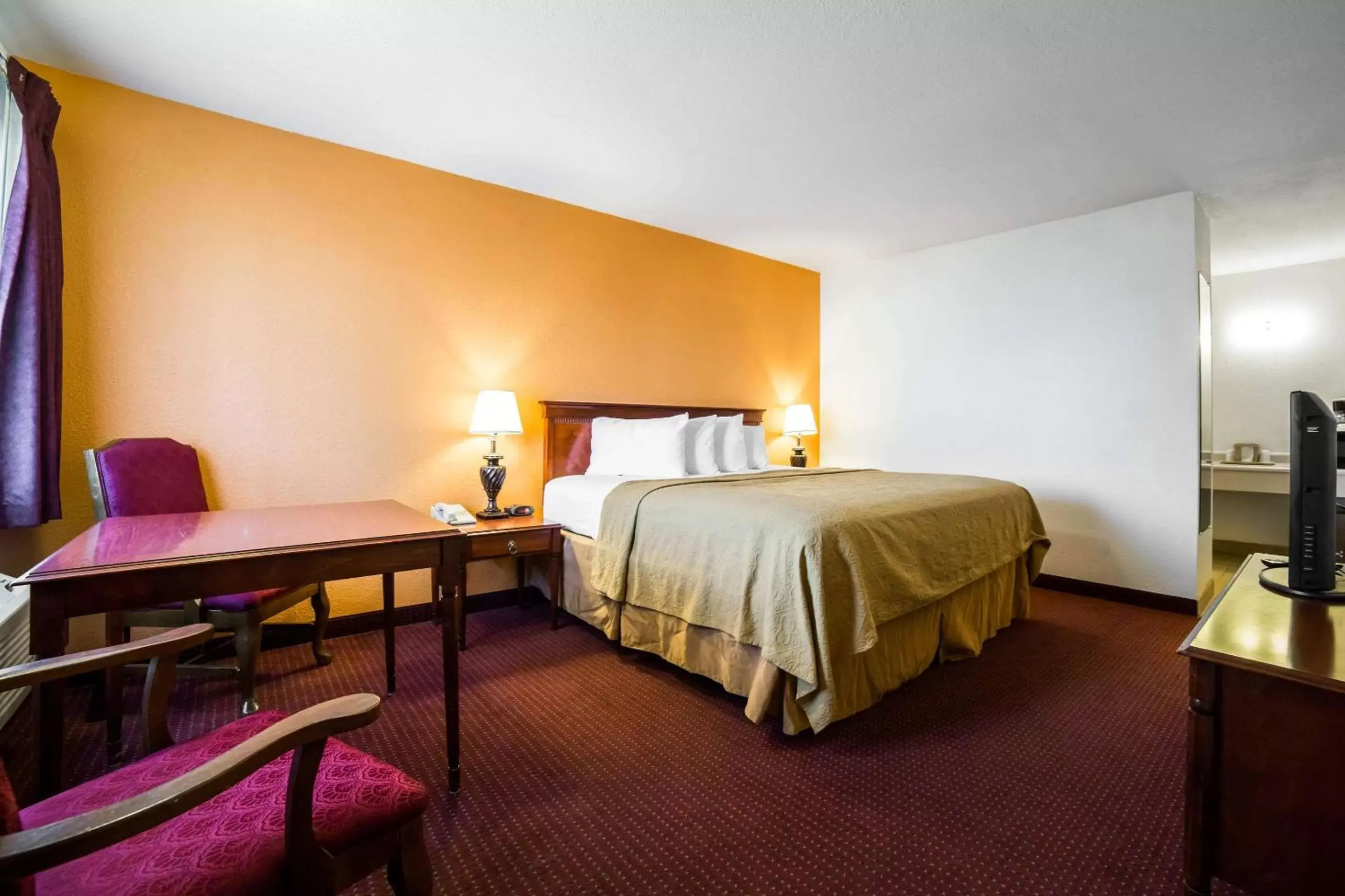 Photo of the whole room, Bed in Rodeway Inn Kingman Route 66