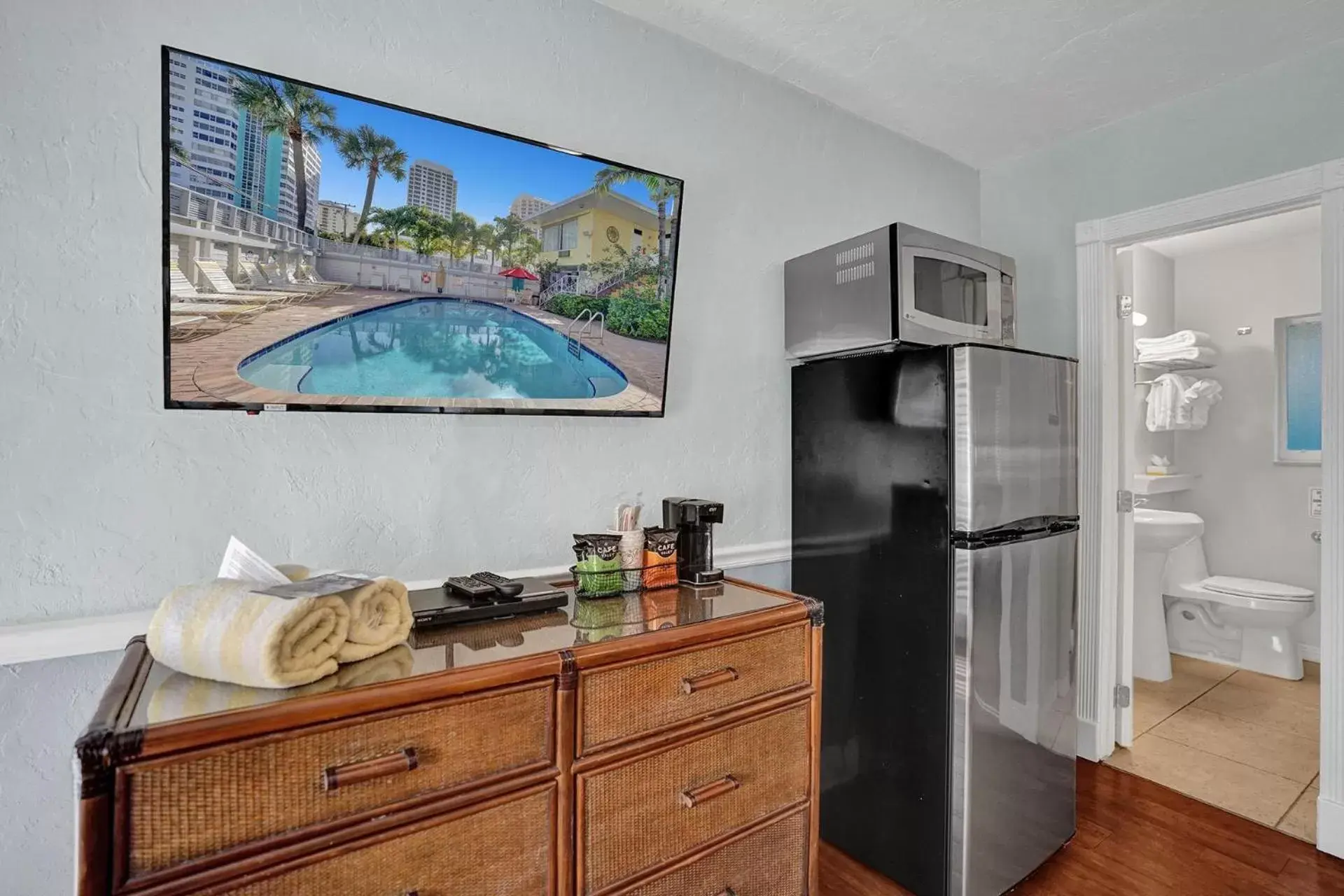 TV and multimedia, TV/Entertainment Center in The Worthington Resorts - Clothing Optional - Men Only - Solo hombres