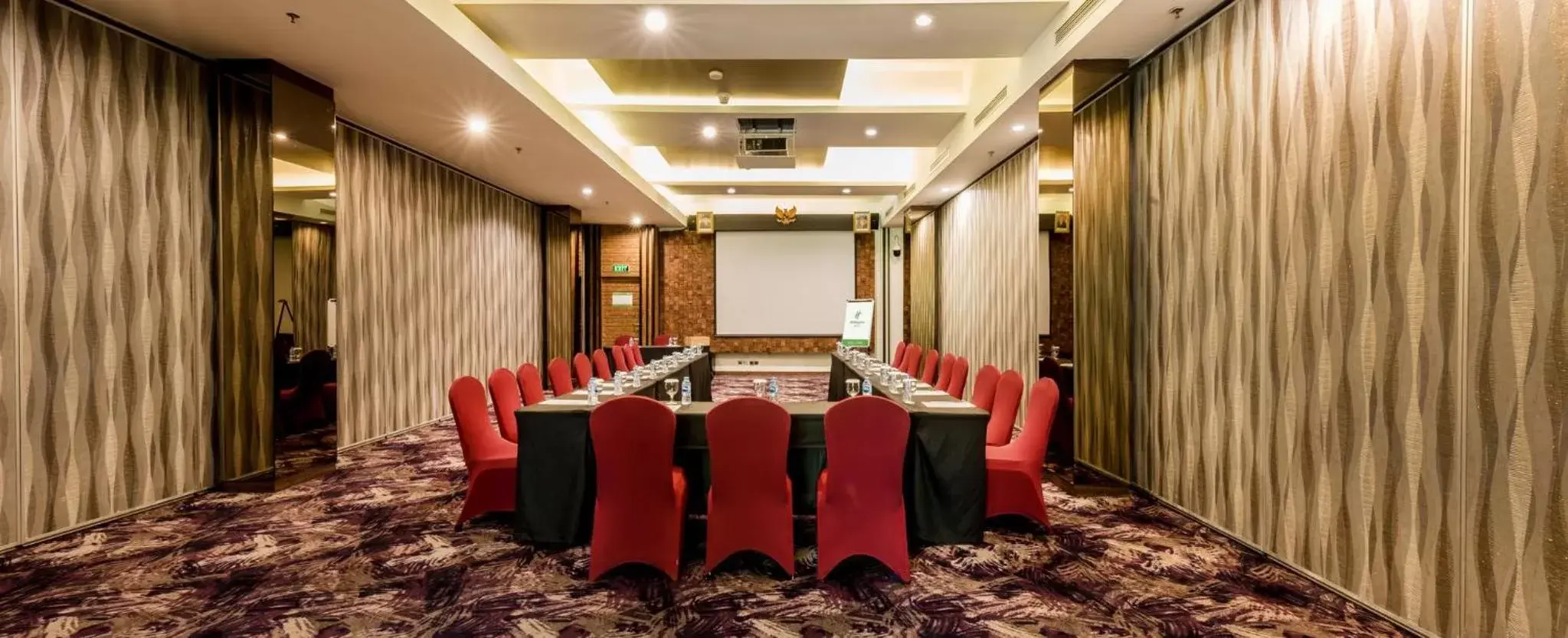 Meeting/conference room in Holiday Inn Cikarang Jababeka, an IHG Hotel