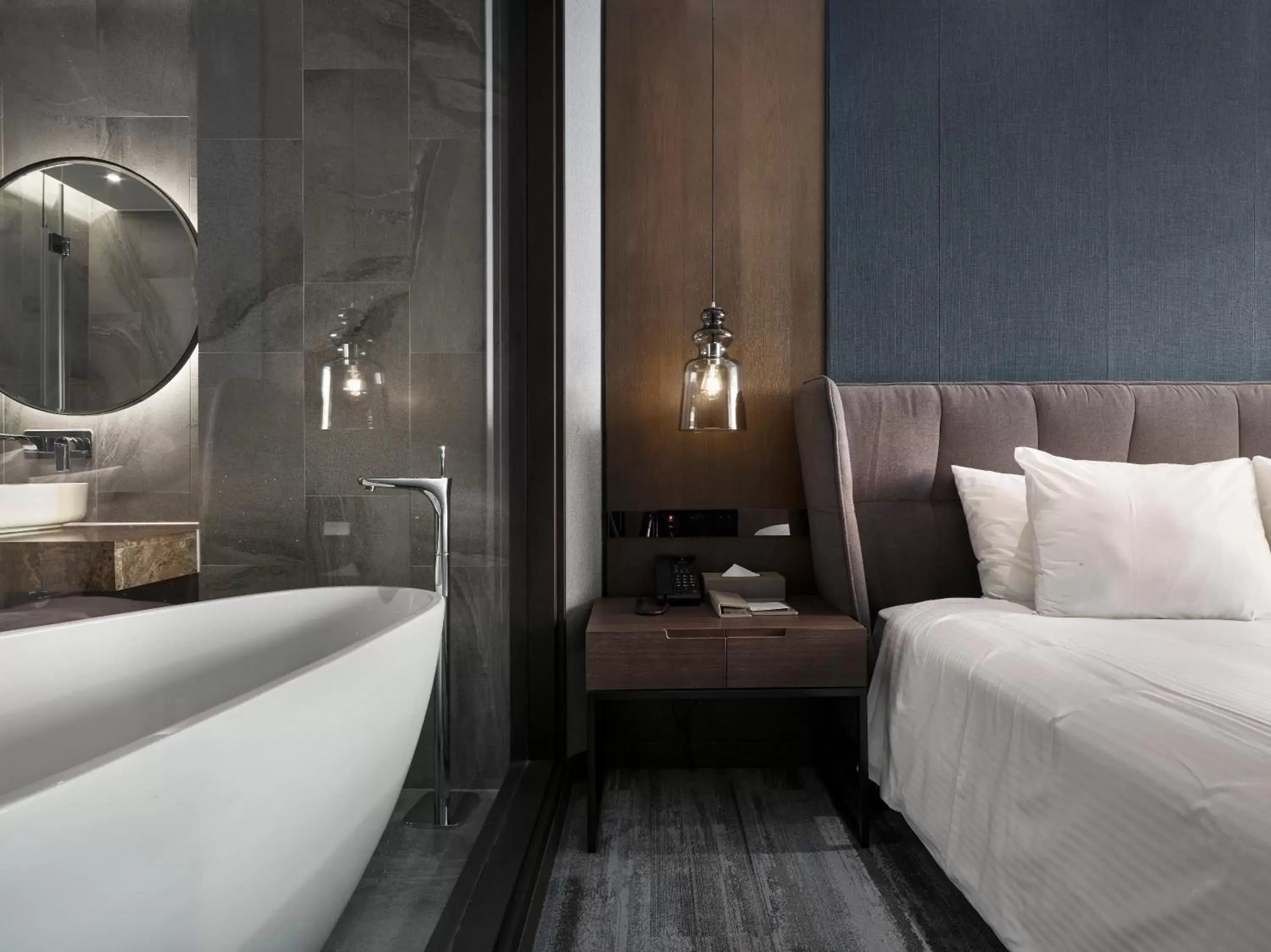 Bathroom, Bed in Harbour 10 Hotel Bathroom, Bed in Harbour 10 Hotel
