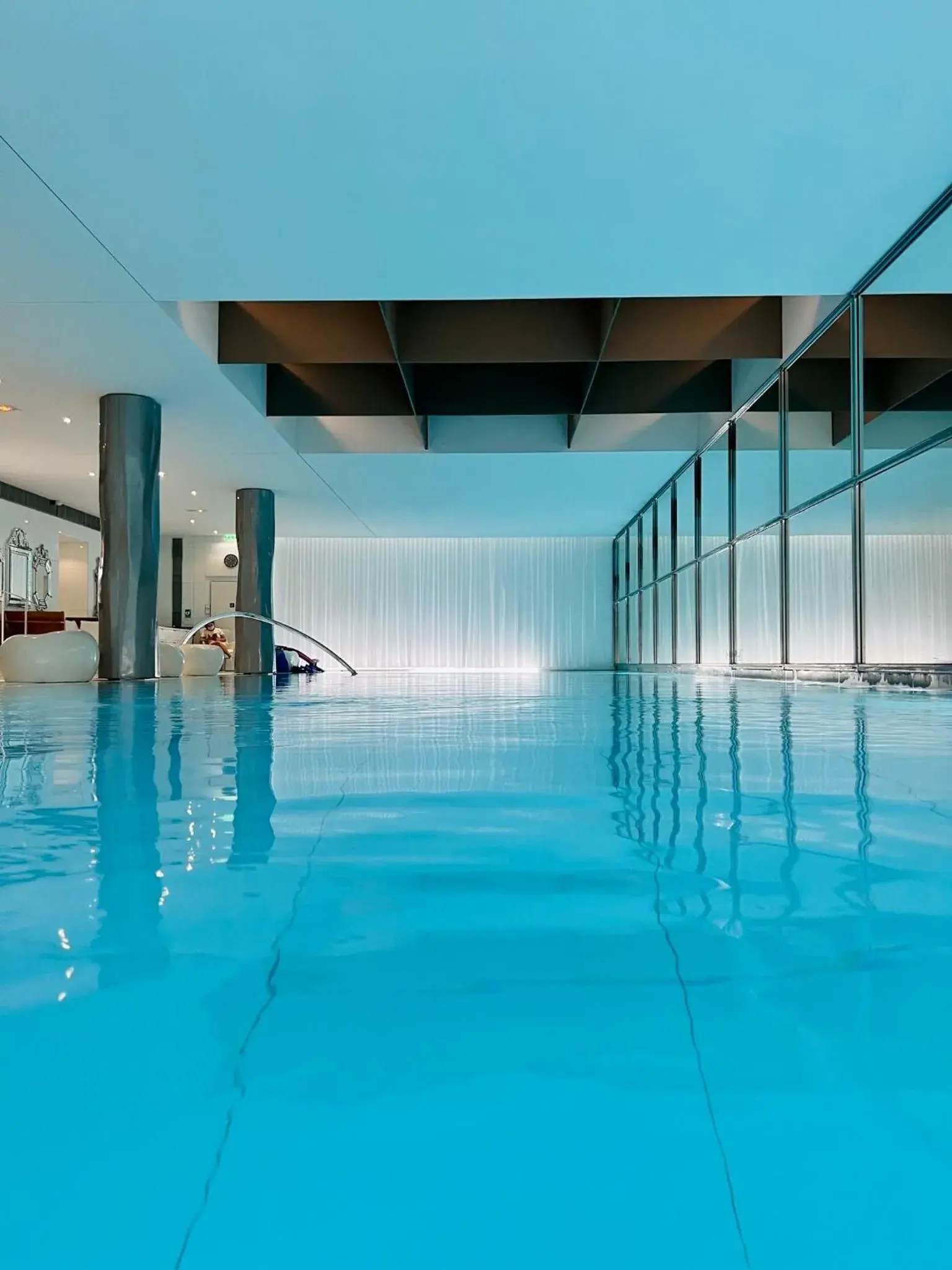 Swimming Pool in Le Royal Monceau Hotel Raffles Paris