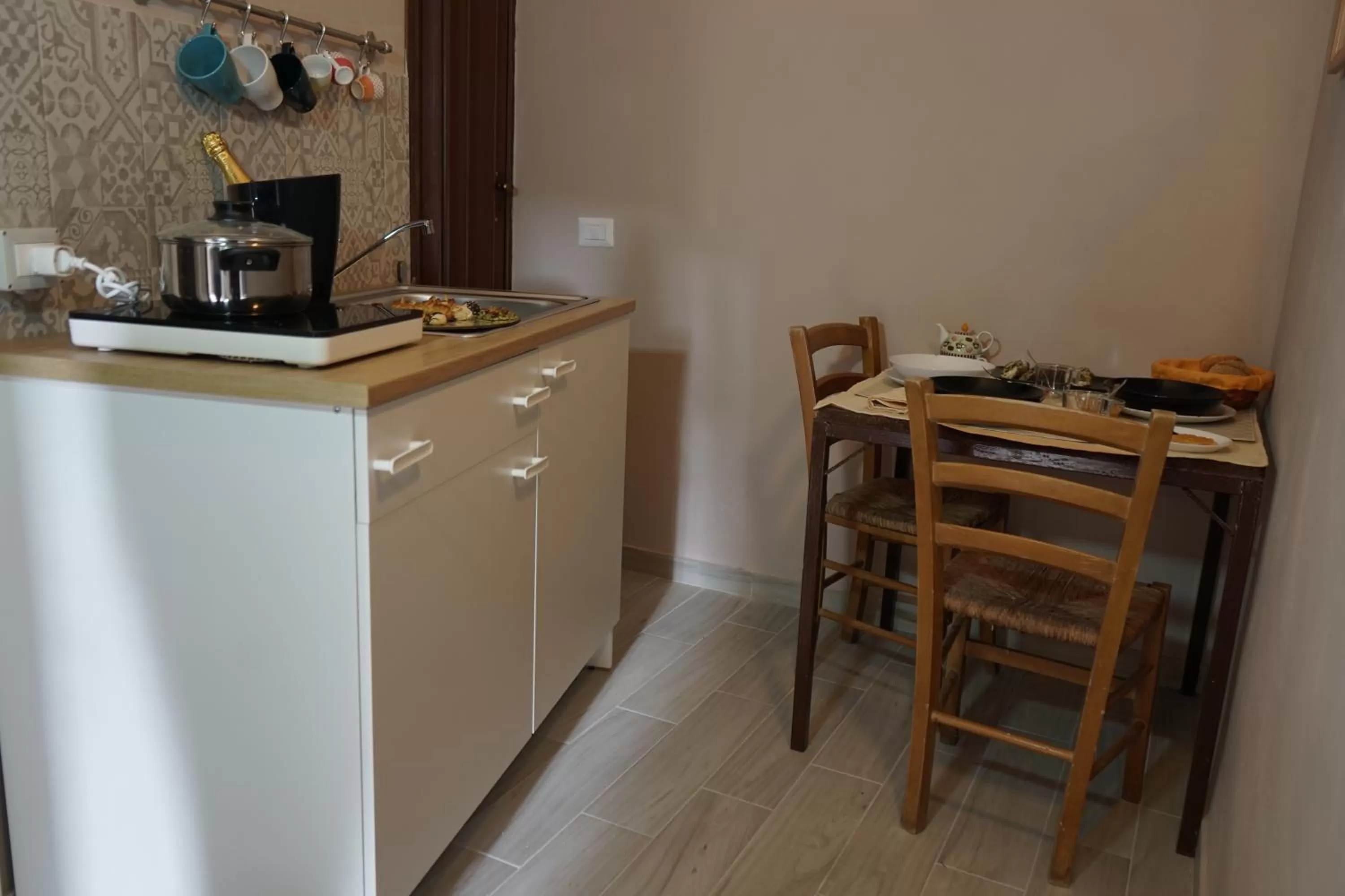 Coffee/tea facilities in Locazione Turistica Domus Re