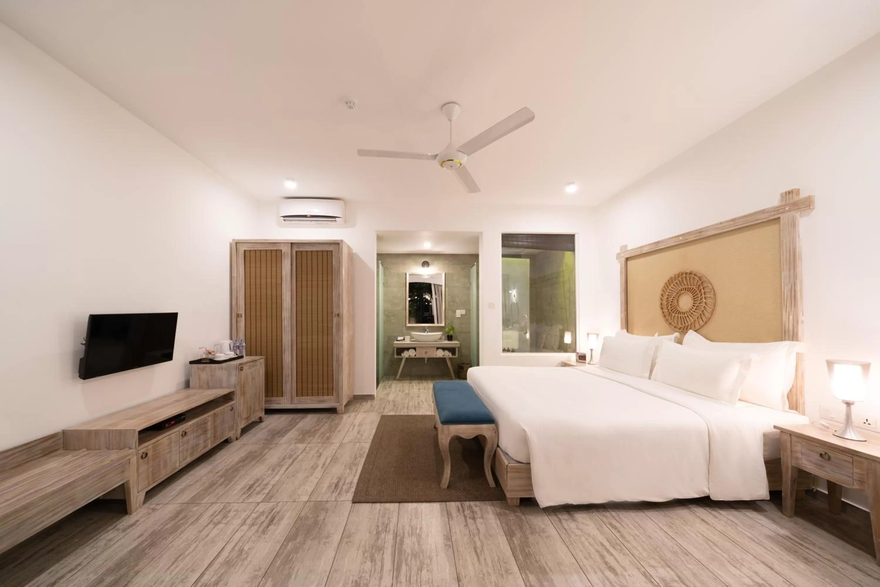 TV and multimedia, Bed in Triple O Six