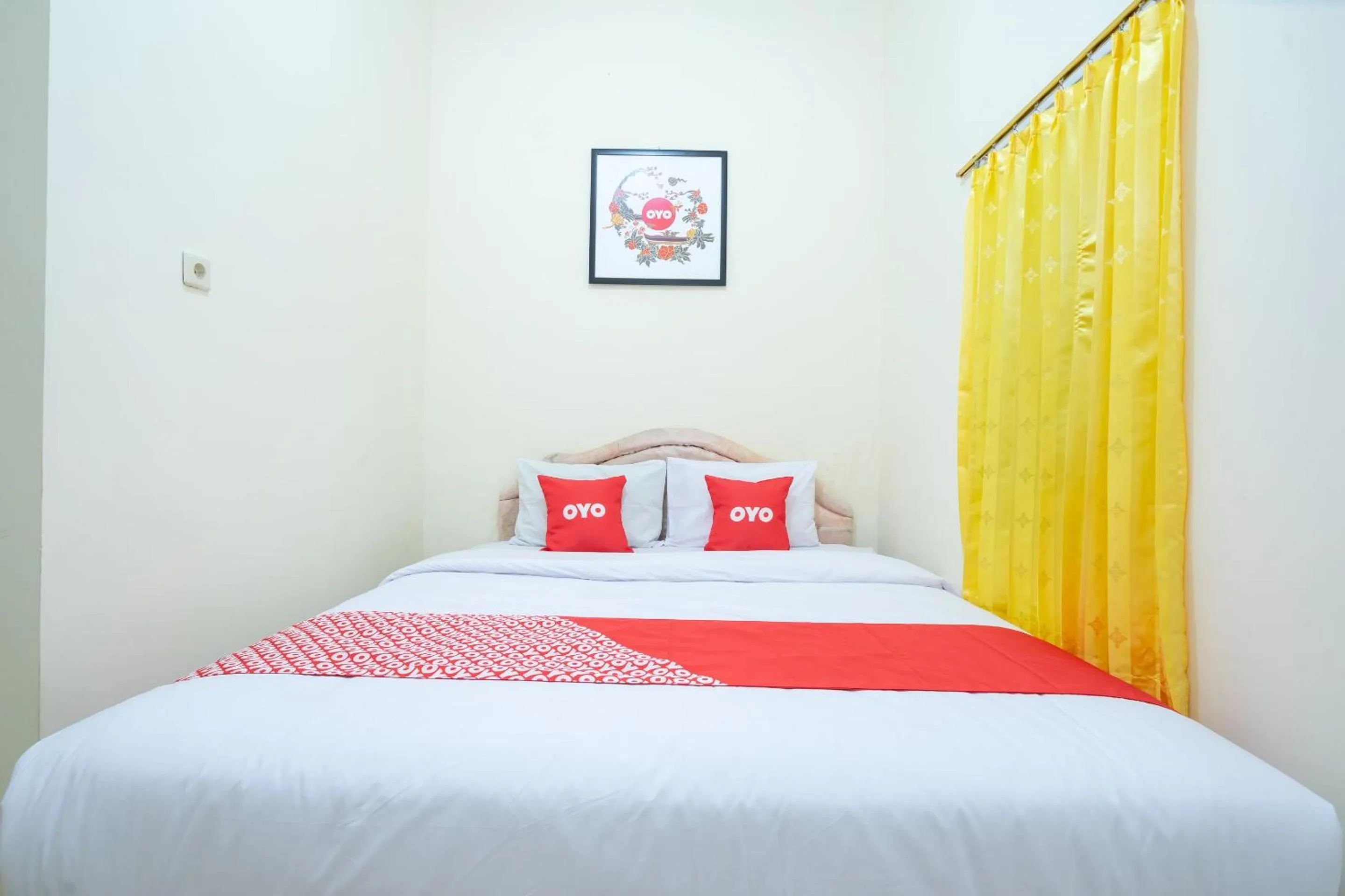Bedroom, Bed in OYO 1962 Anugerah Wisata Hotel
